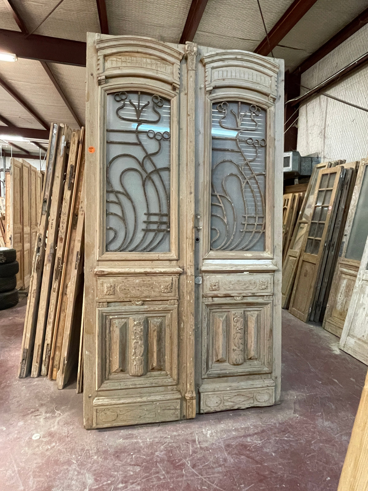 Antique French panel doors with Metal (114x64) O560