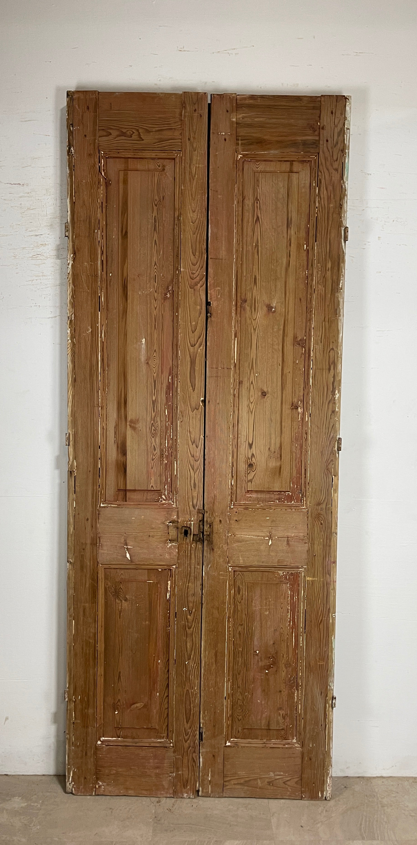 Antique French panel doors with Carvings (110 x 43) P52