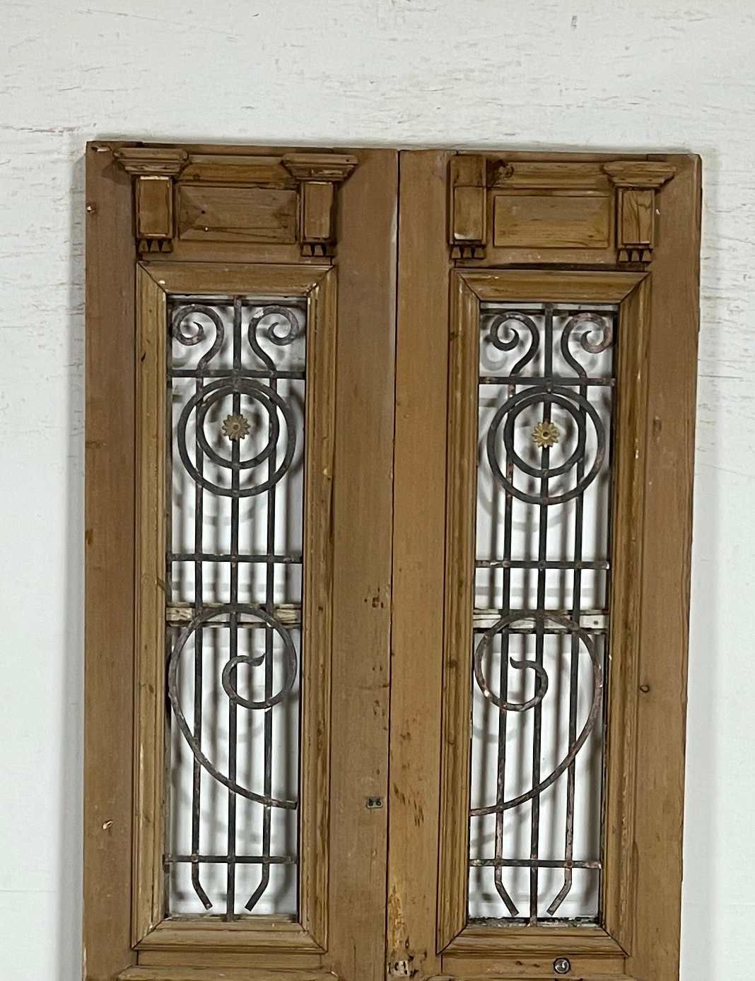 Antique French panel doors with Metal (96x39.5) P116