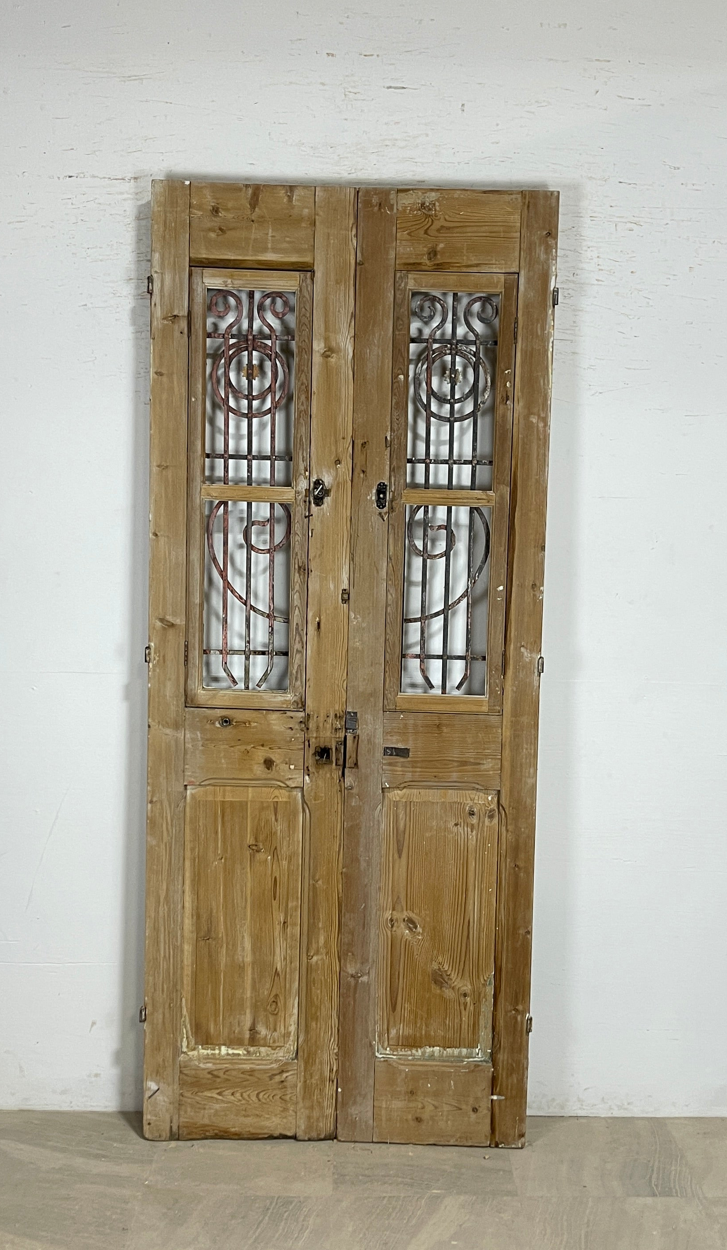 Antique French panel doors with Metal (96x39.5) P116