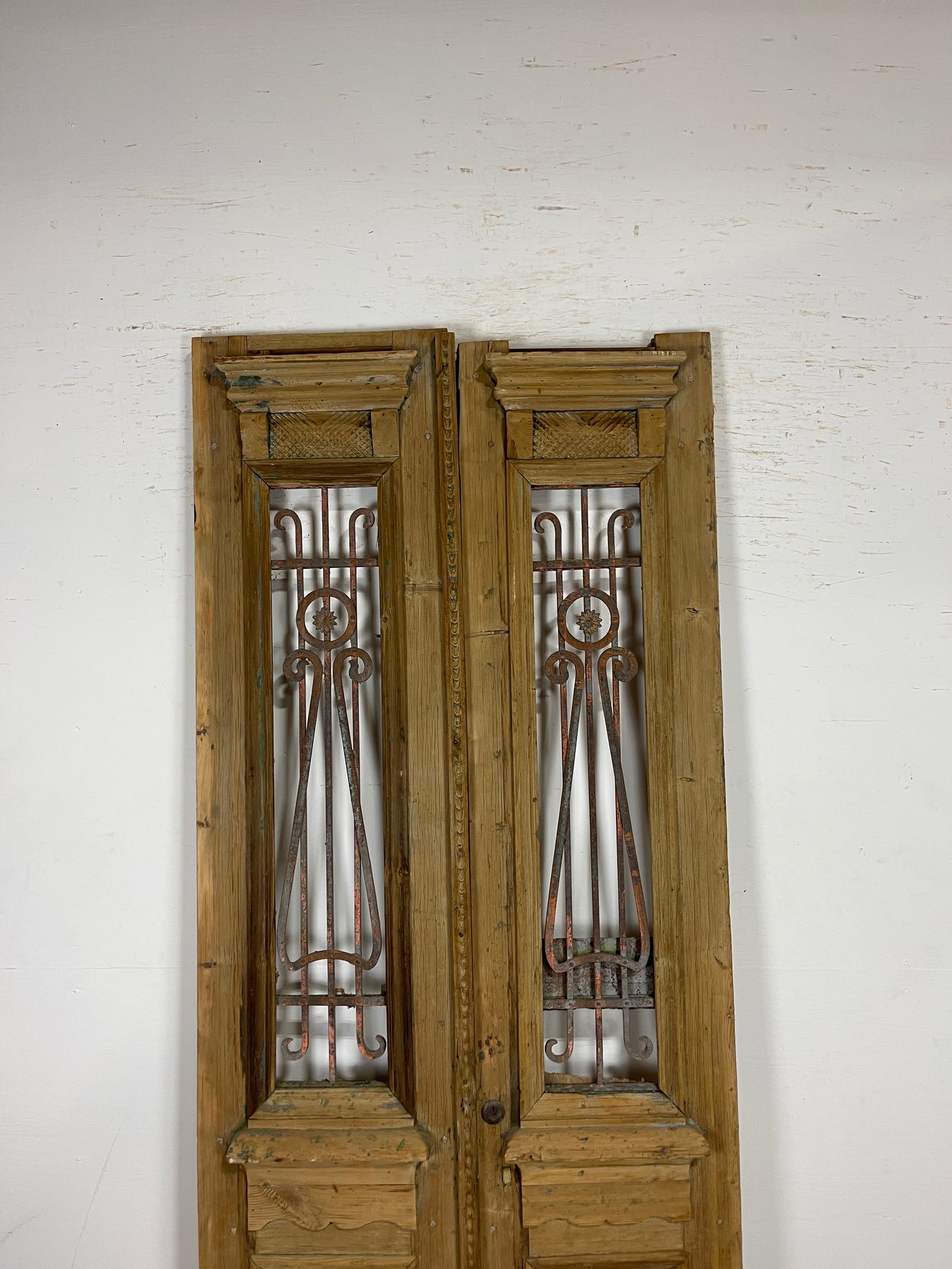 Antique French panel doors with Metal (96x39) P85