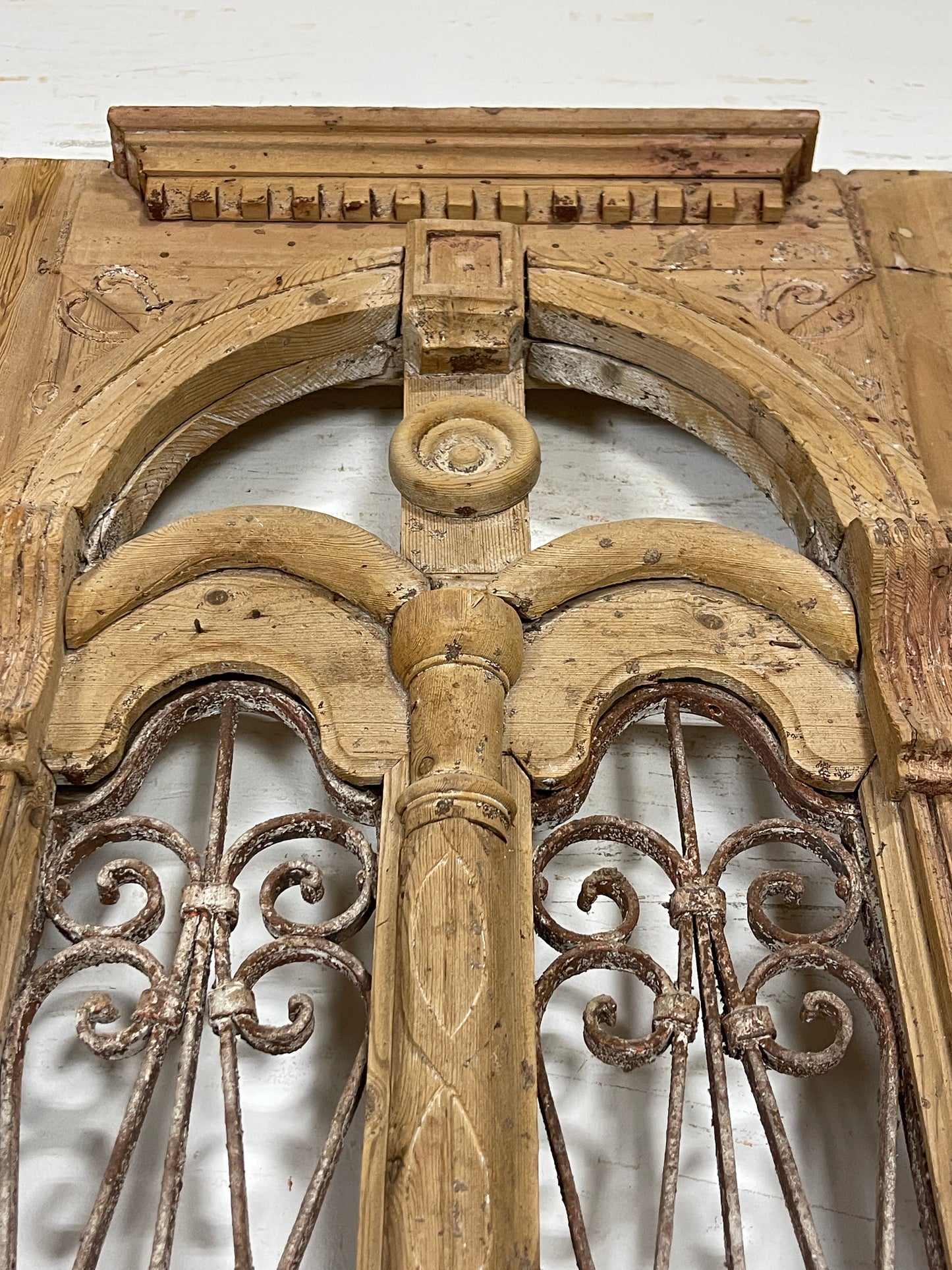 Antique French panel doors with Metal (103x55) P118