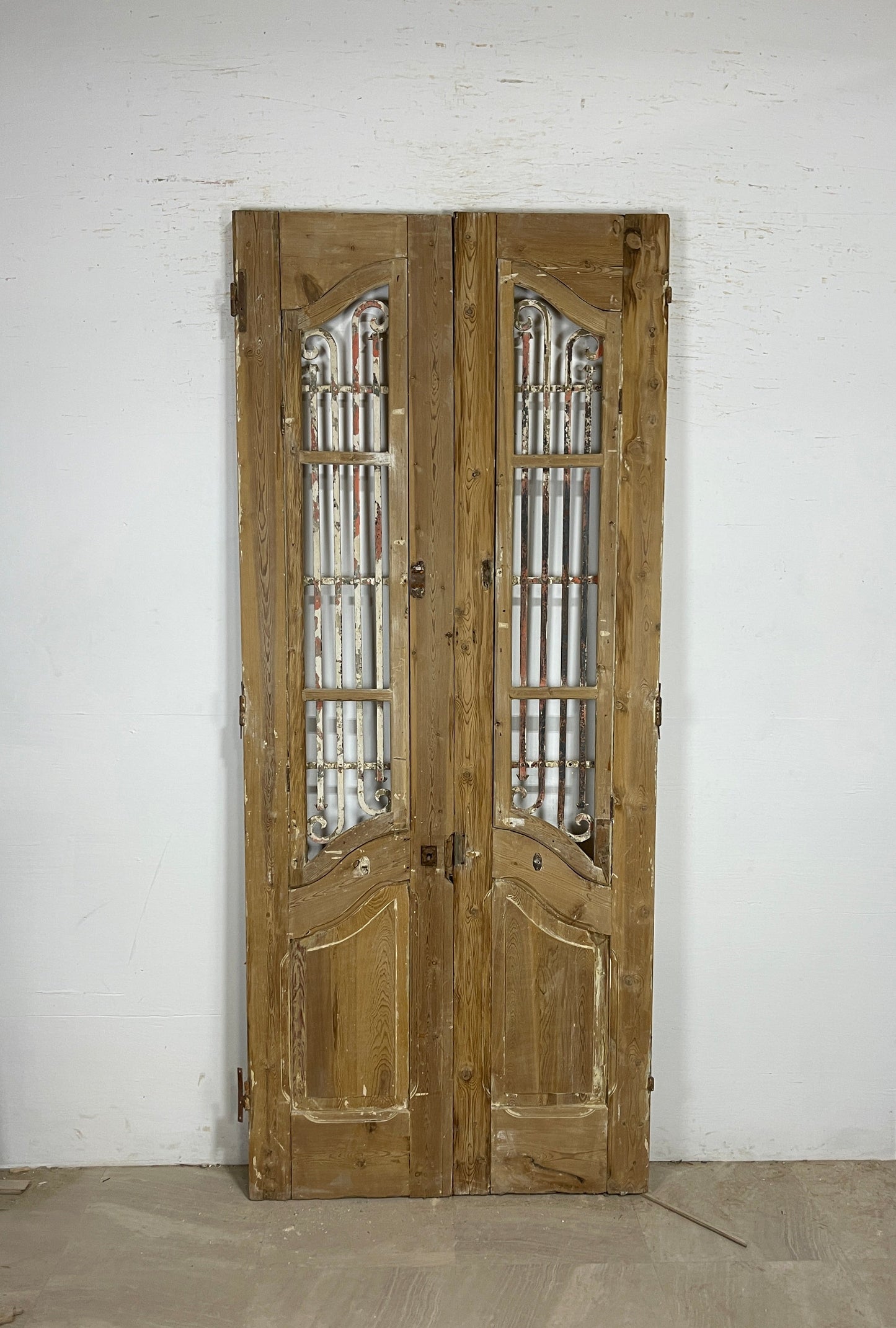 Antique French panel doors with Metal (94x41) P76