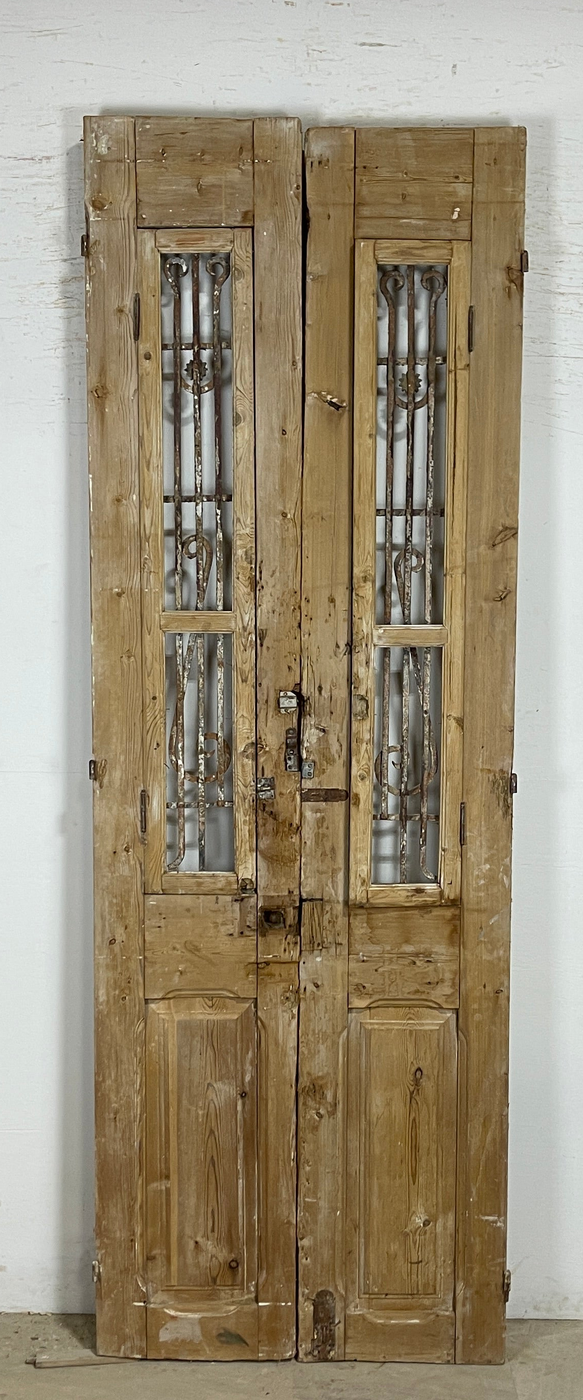 Antique French panel doors with Metal (99x35) P102