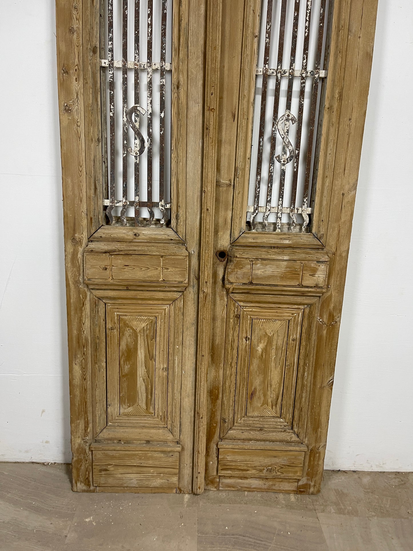 Antique French panel doors with Metal (94x40) P75