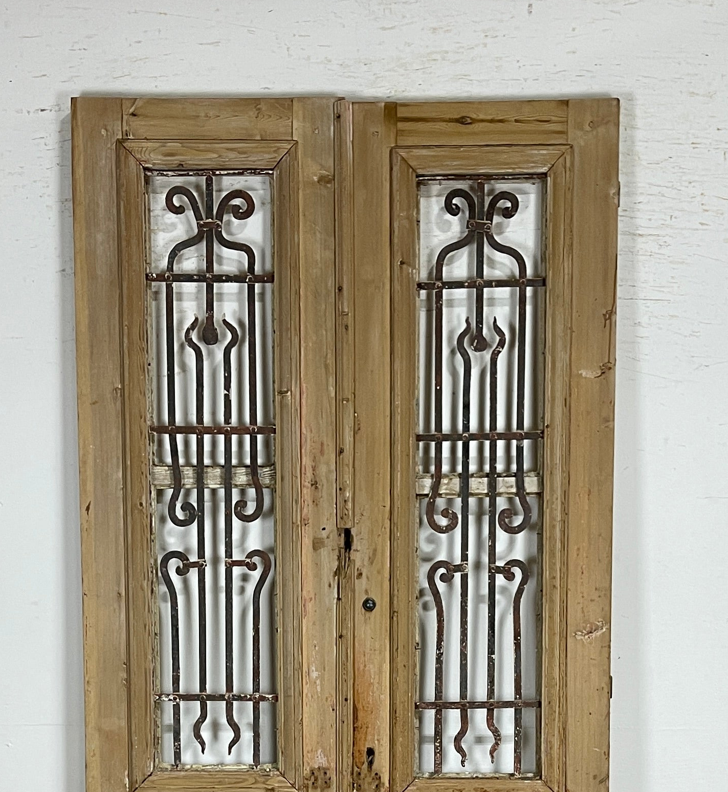 Antique French panel doors with Metal (98x43) P126
