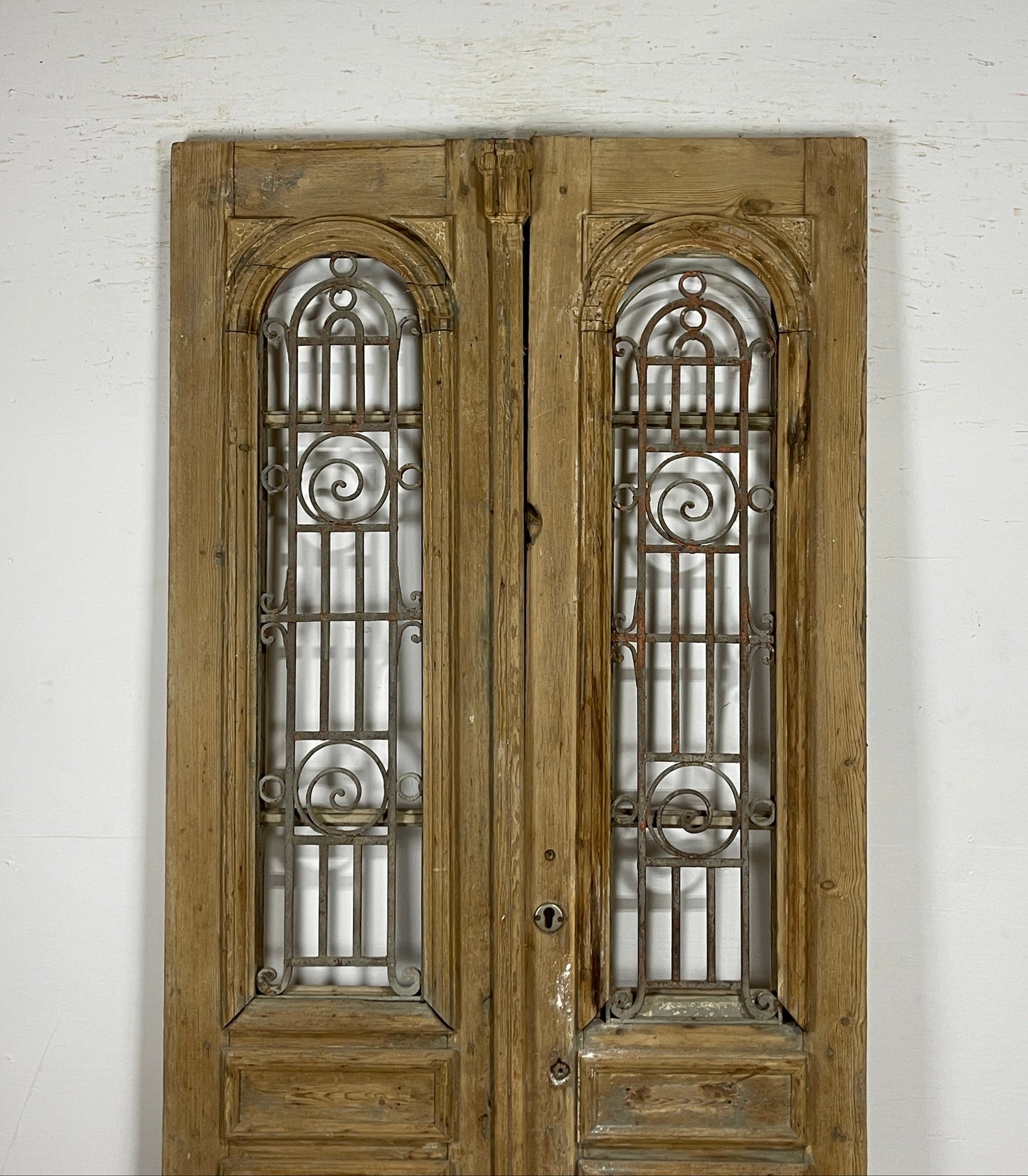 Antique French panel doors with Metal (94 x 45) P64