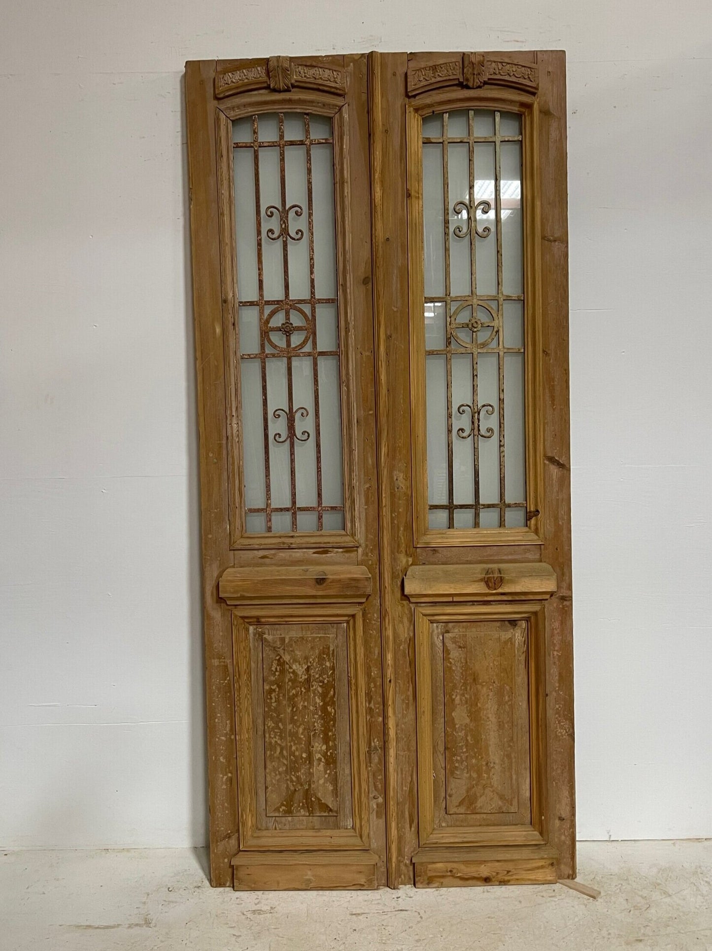 Antique french door with metal (96.5x43.75)  G1012s