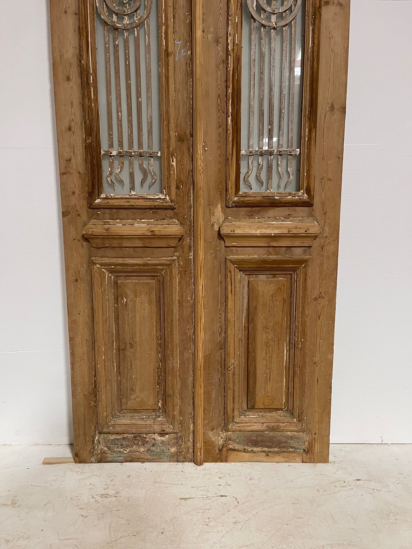 Antique French  door (89x39.5) with iron G1022