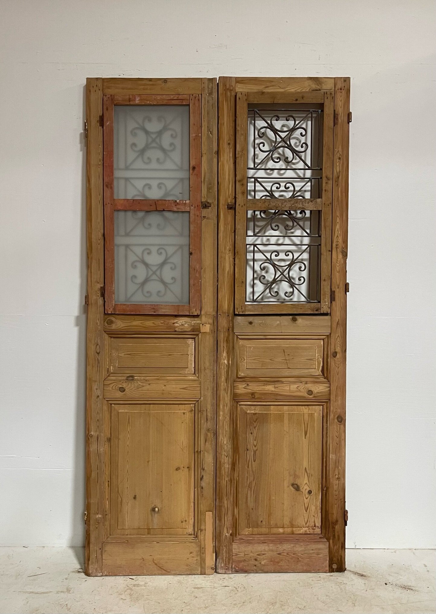 Antique French doors (92.75X48.75) with metal G0981