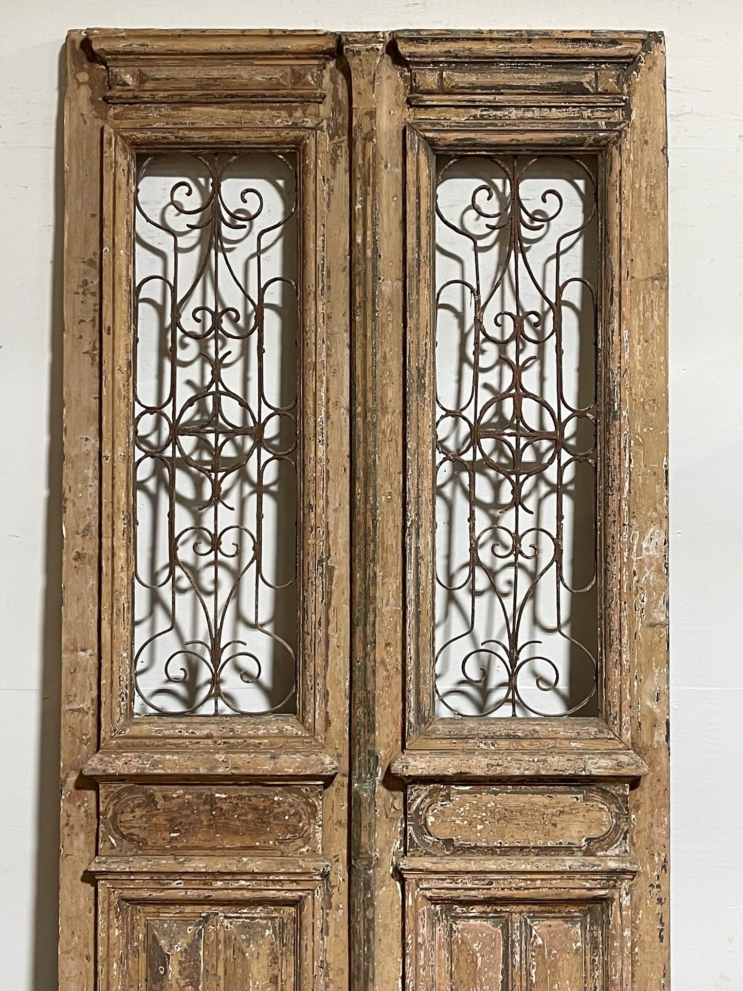 Antique french panel doors with metal (105.5 x 52) I030