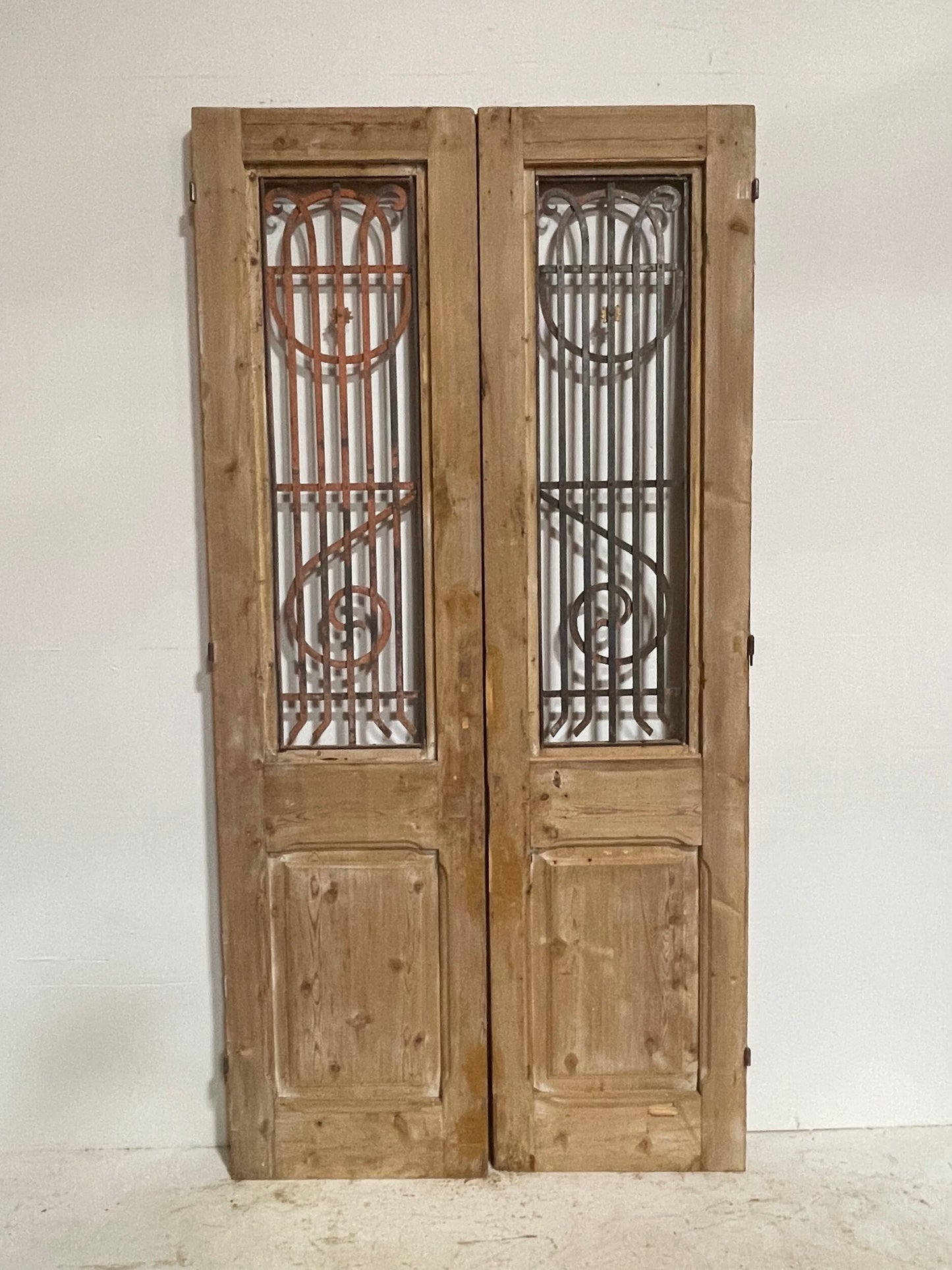 Antique French door with iron (92x46).  G1038sb