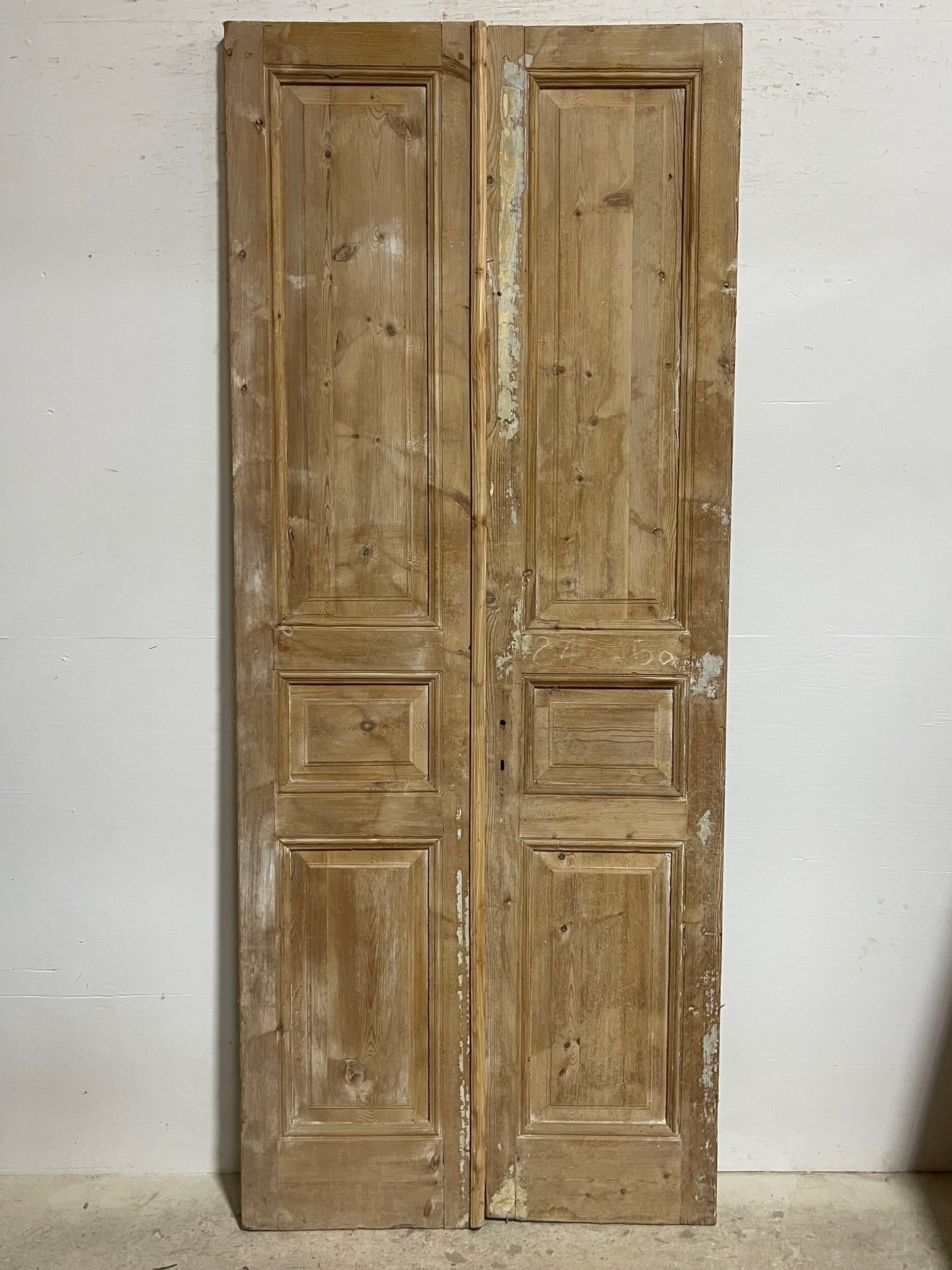 Antique French panel doors (95x39.25) I136