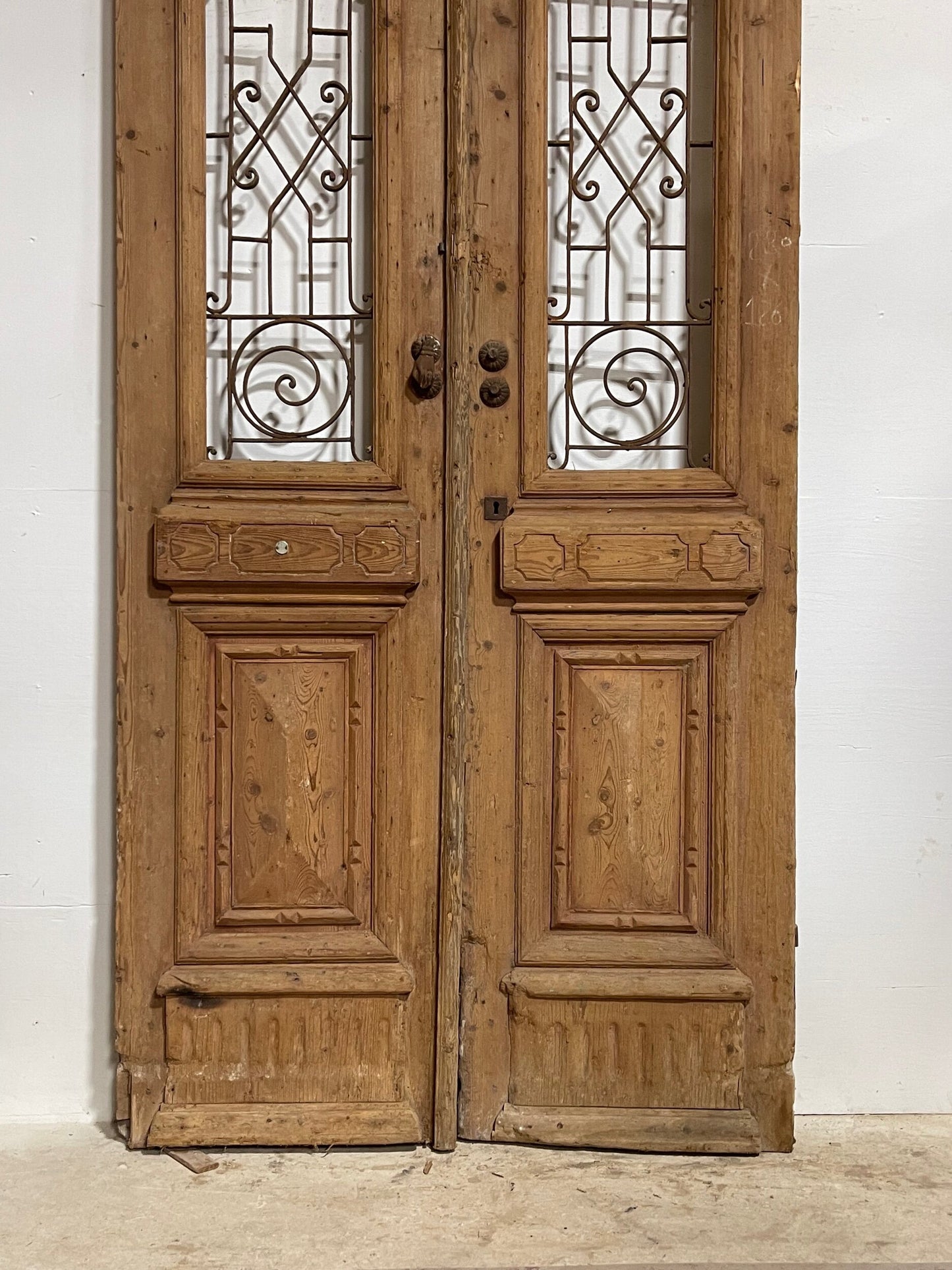 Antique French panel doors with metal (110x49.5) I001