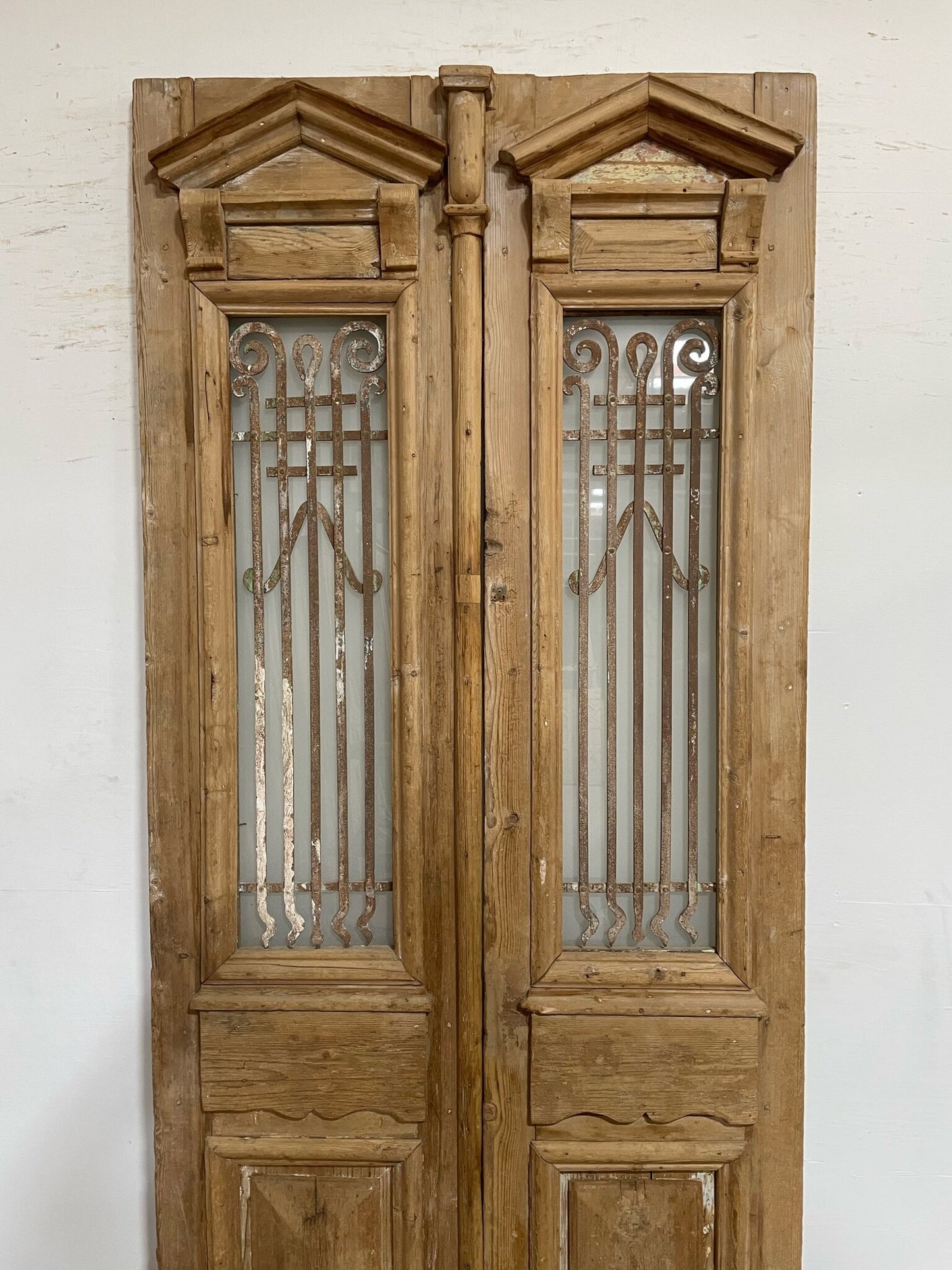 Antique French door (103x43) with metal D123