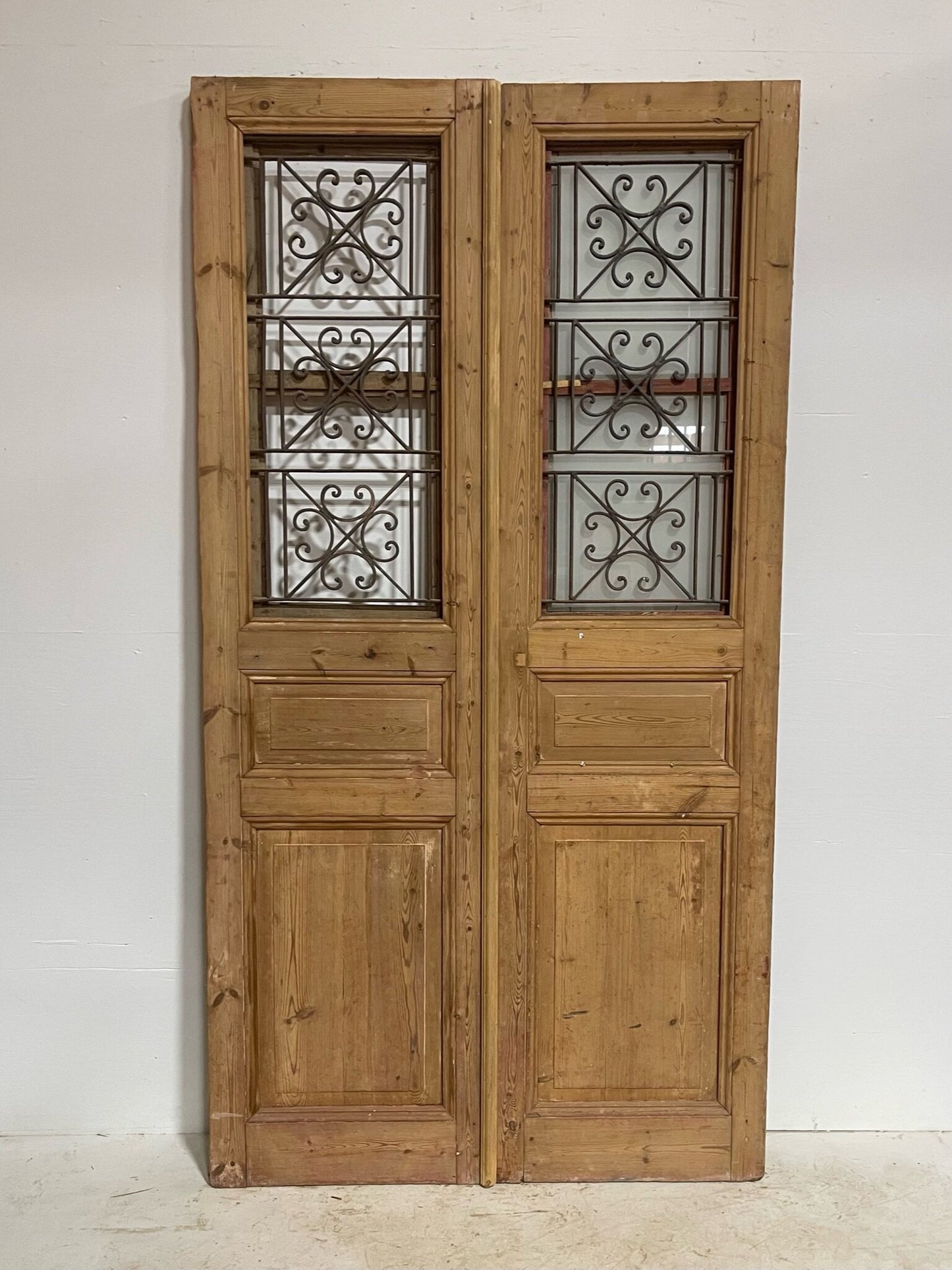 Antique French doors (92.75X48.75) with metal G0981