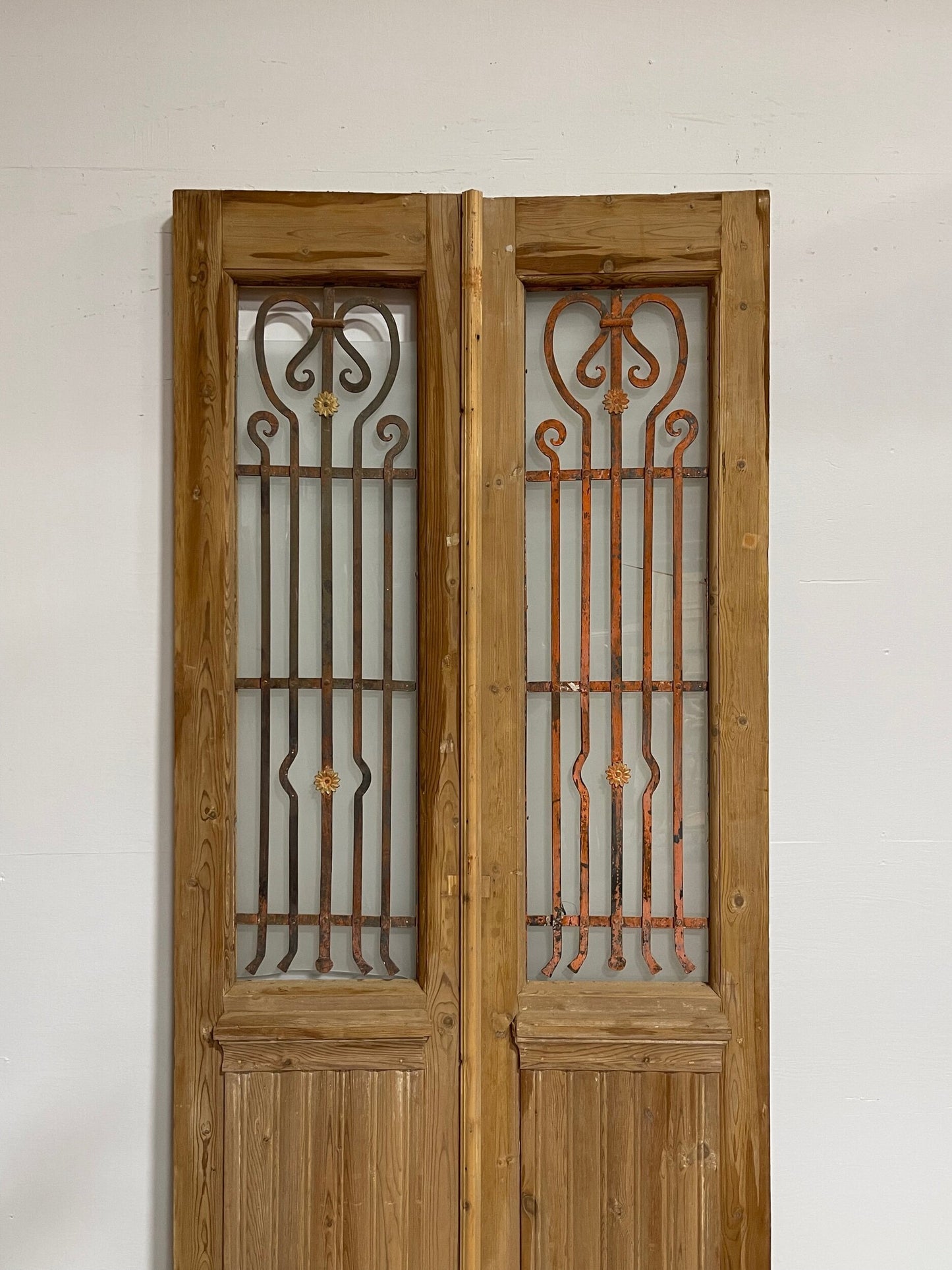 Antique french door with iron (93.25x40) G1021