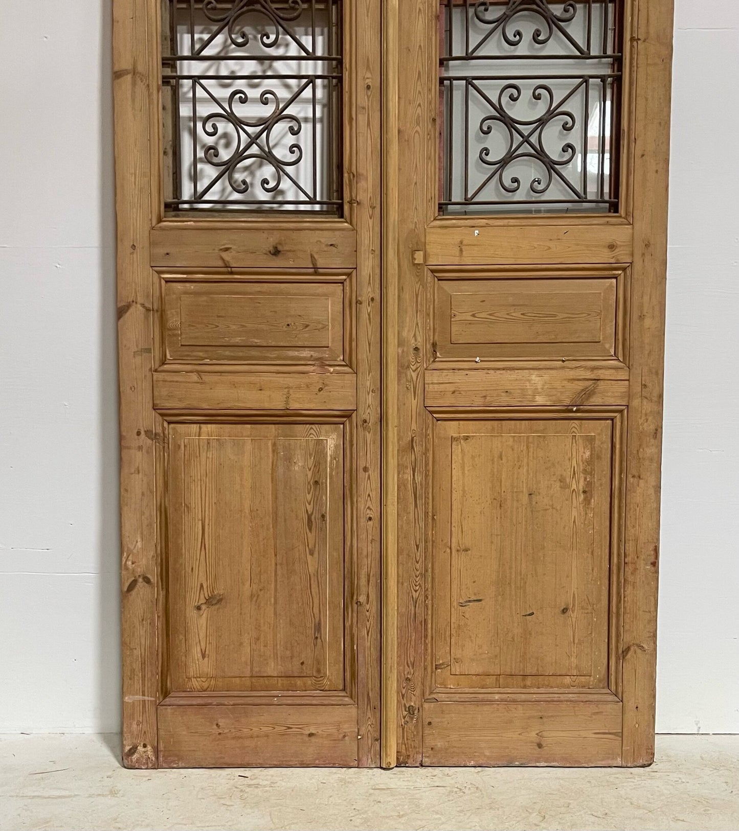 Antique French doors (92.75X48.75) with metal G0981
