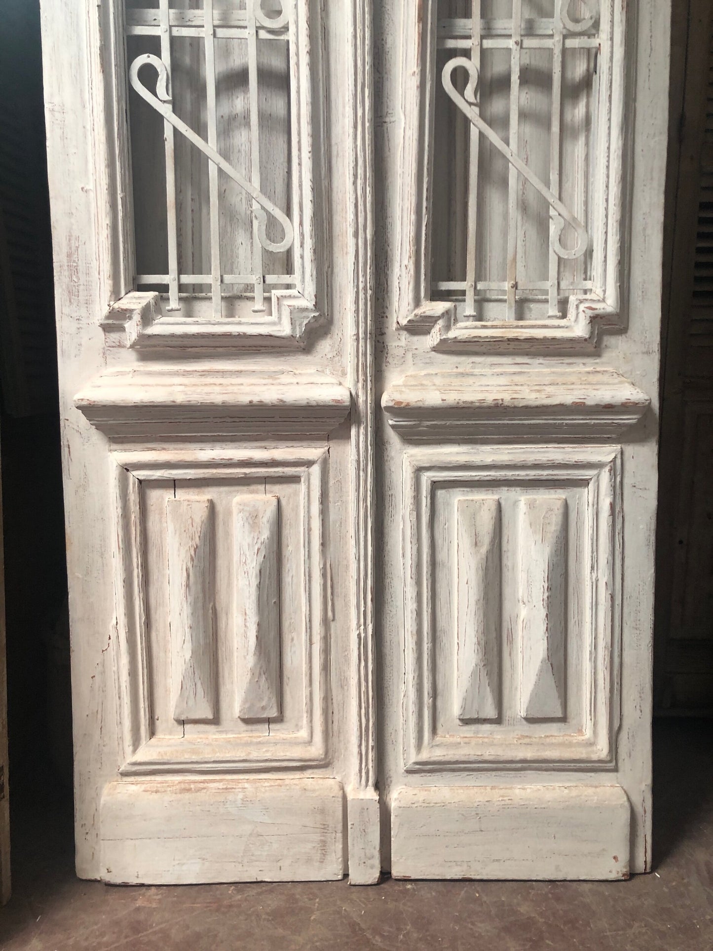 Antique panel doors with iron (98x45)