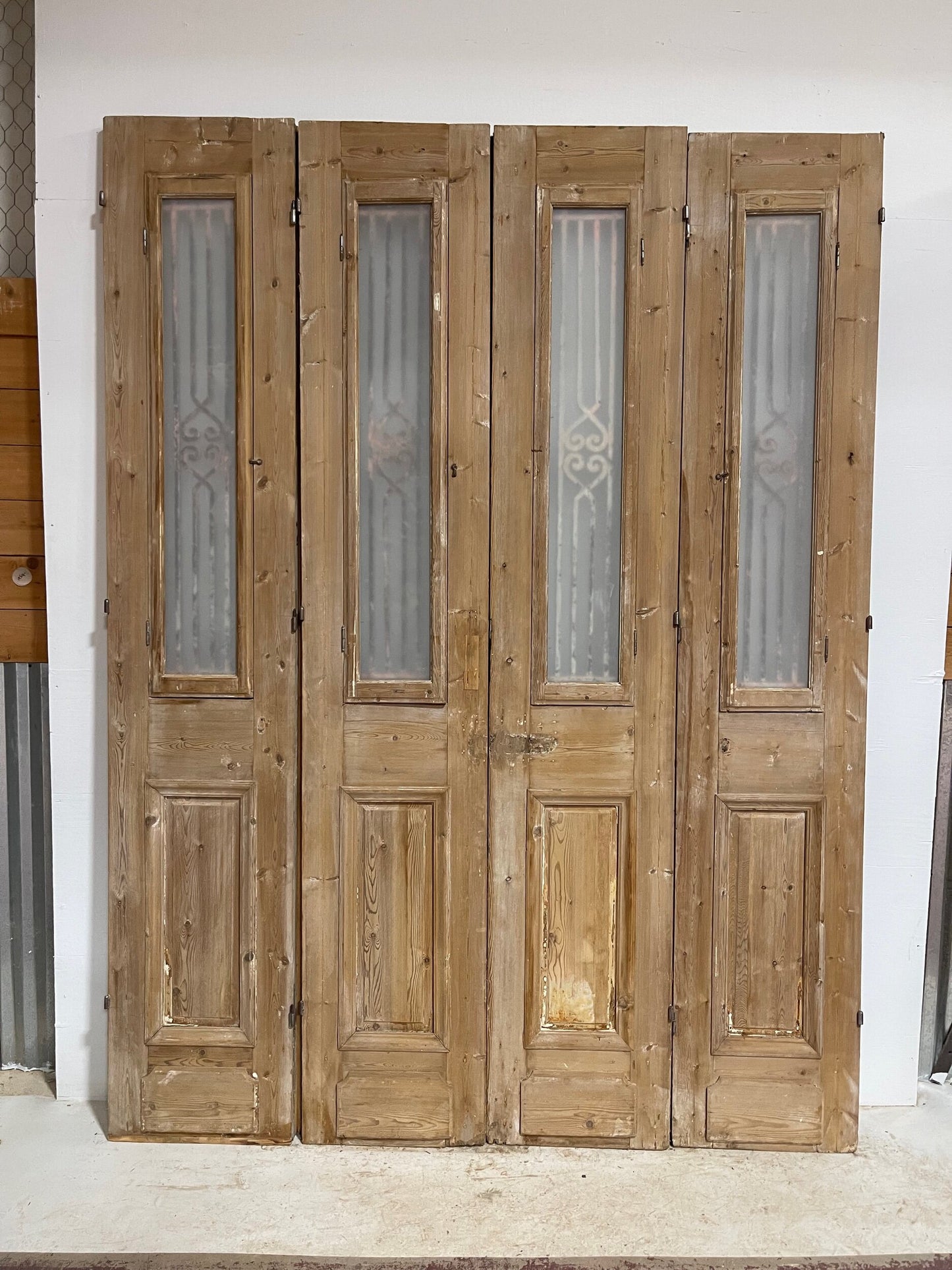 Antique french panel door with metal (103.25x77) G1038sa