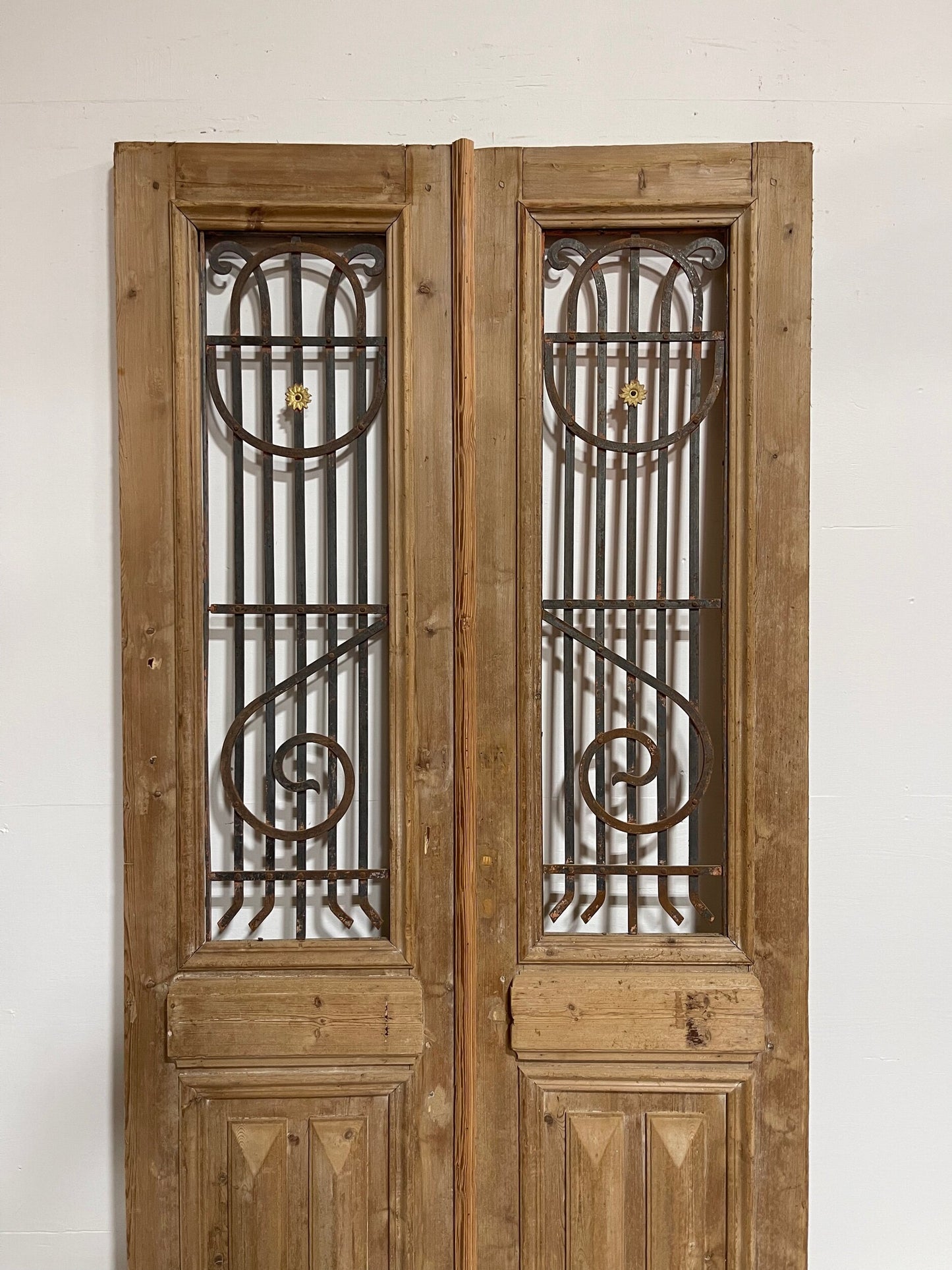 Antique French door with iron (92x46).  G1038sb