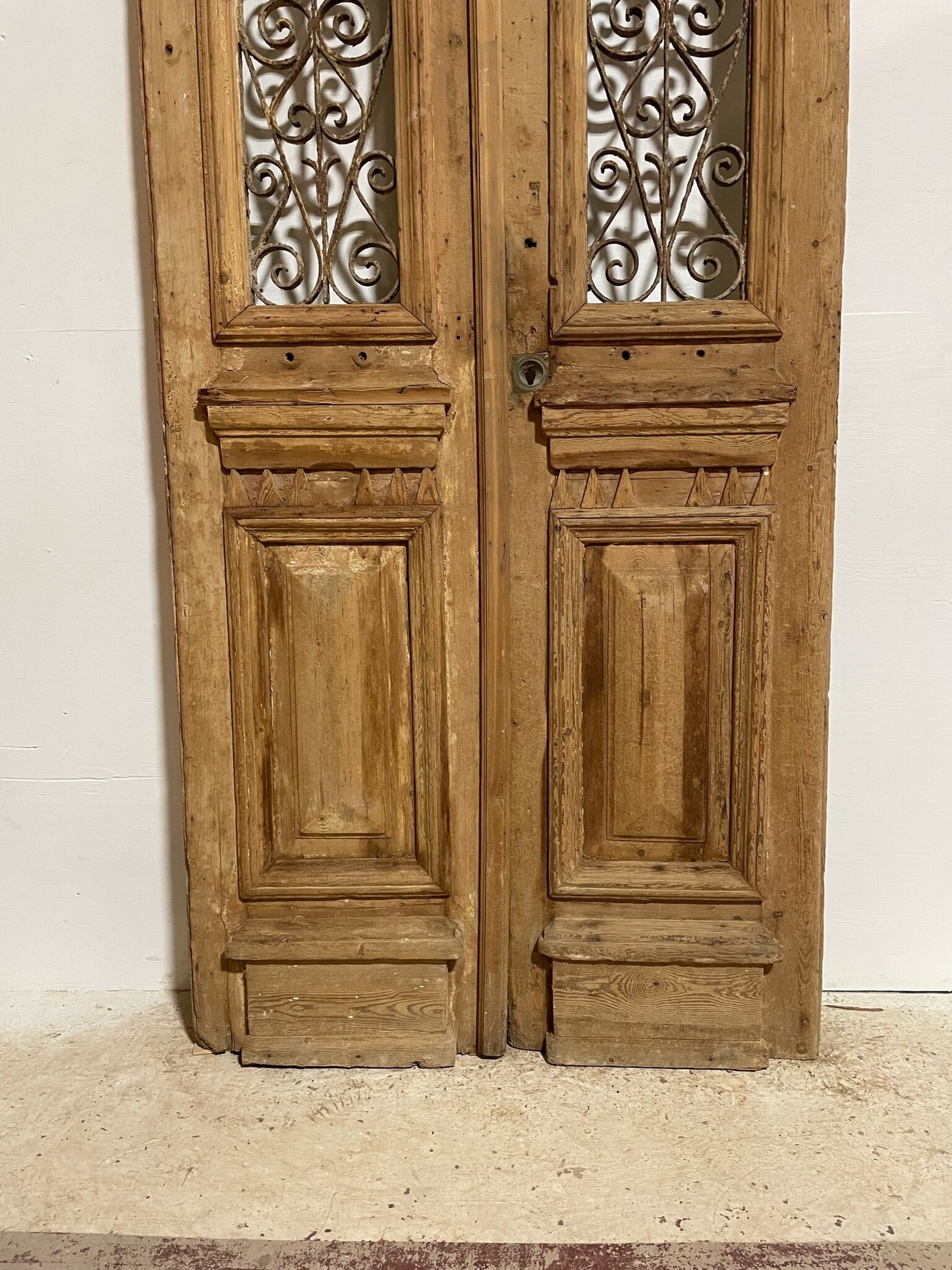 Antique French door (93.5x42.5) with metal E08