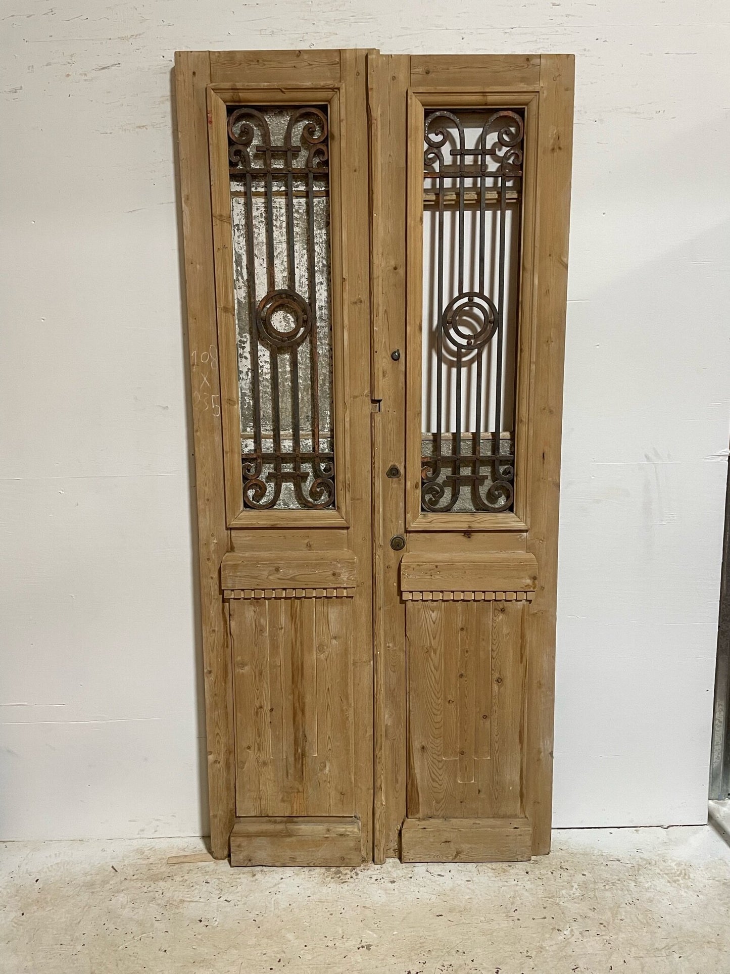 Antique French door (93.5x40) with metal E12
