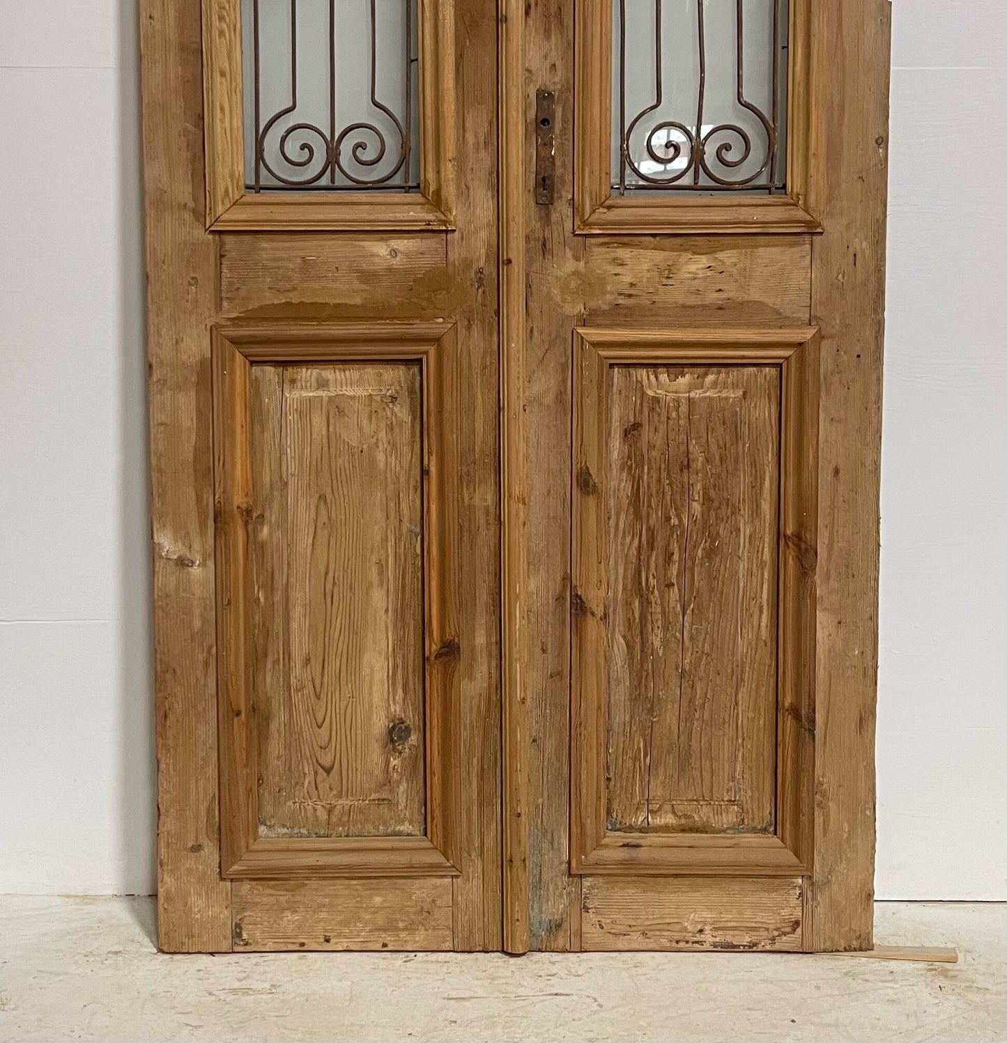Antique French doors (86.75X39.5) with metal G0001