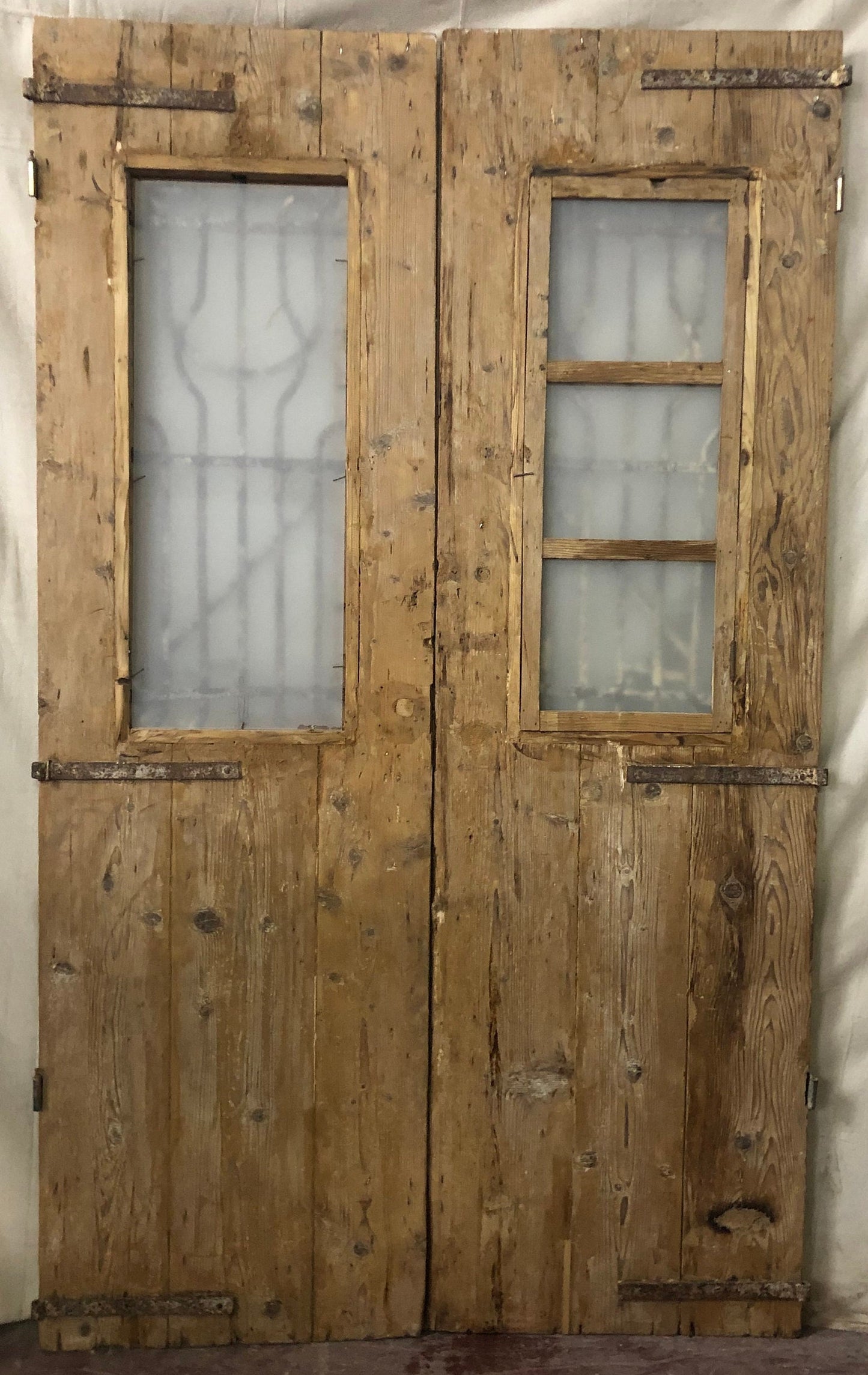 Antique panel doors (94x55) with iron C82