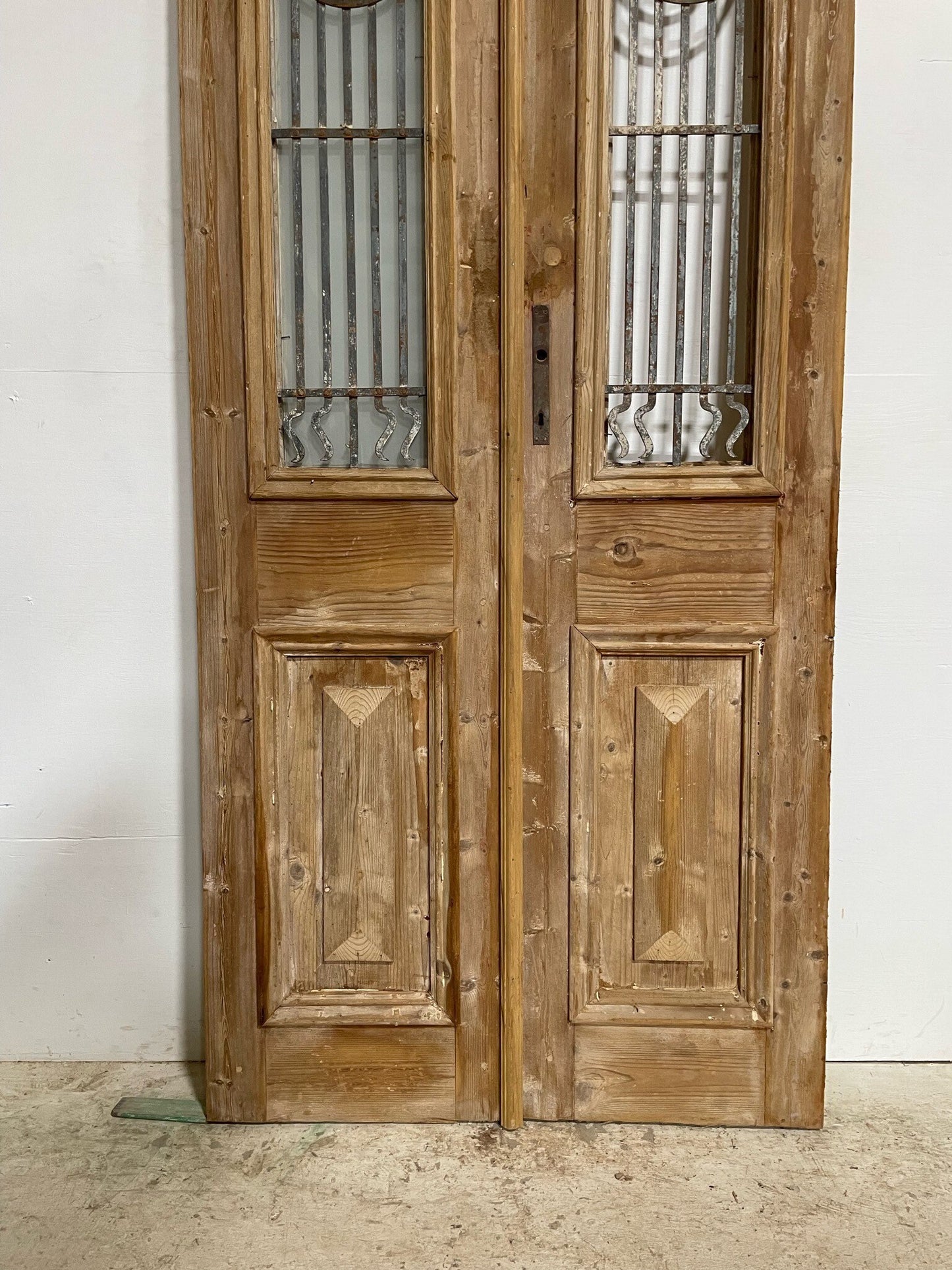 Antique French door (95x39.75) with metal F0908