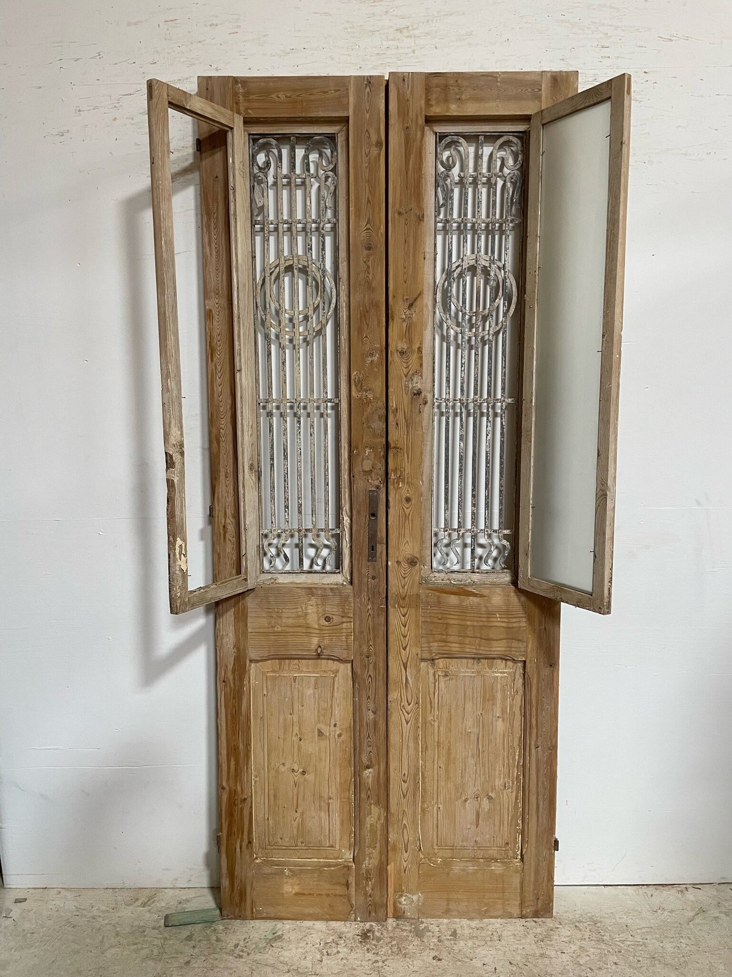 Antique French door (95x39.75) with metal F0908