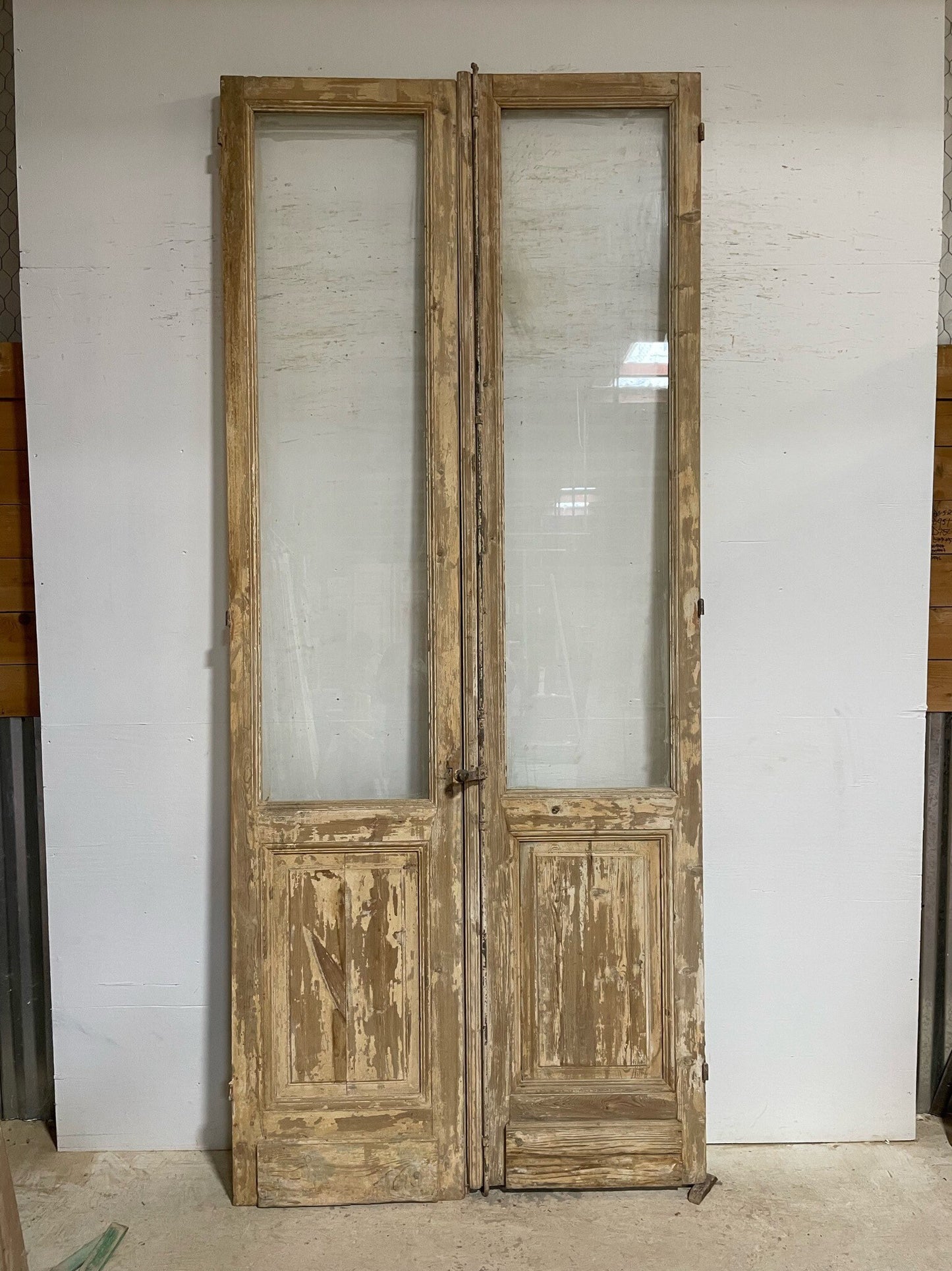 Antique French door (113.5x48) with glass F0302