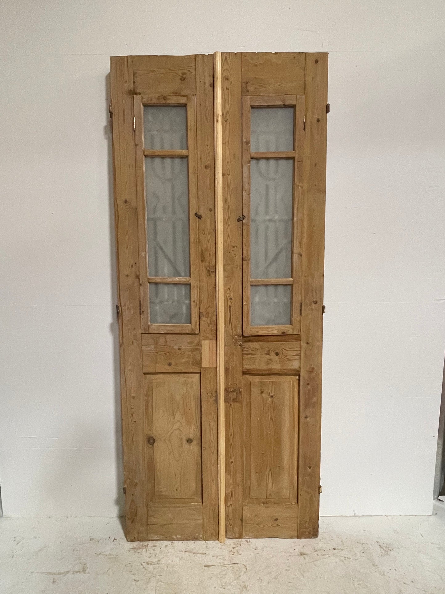 Antique French door with iron G0993 (93.5x38)