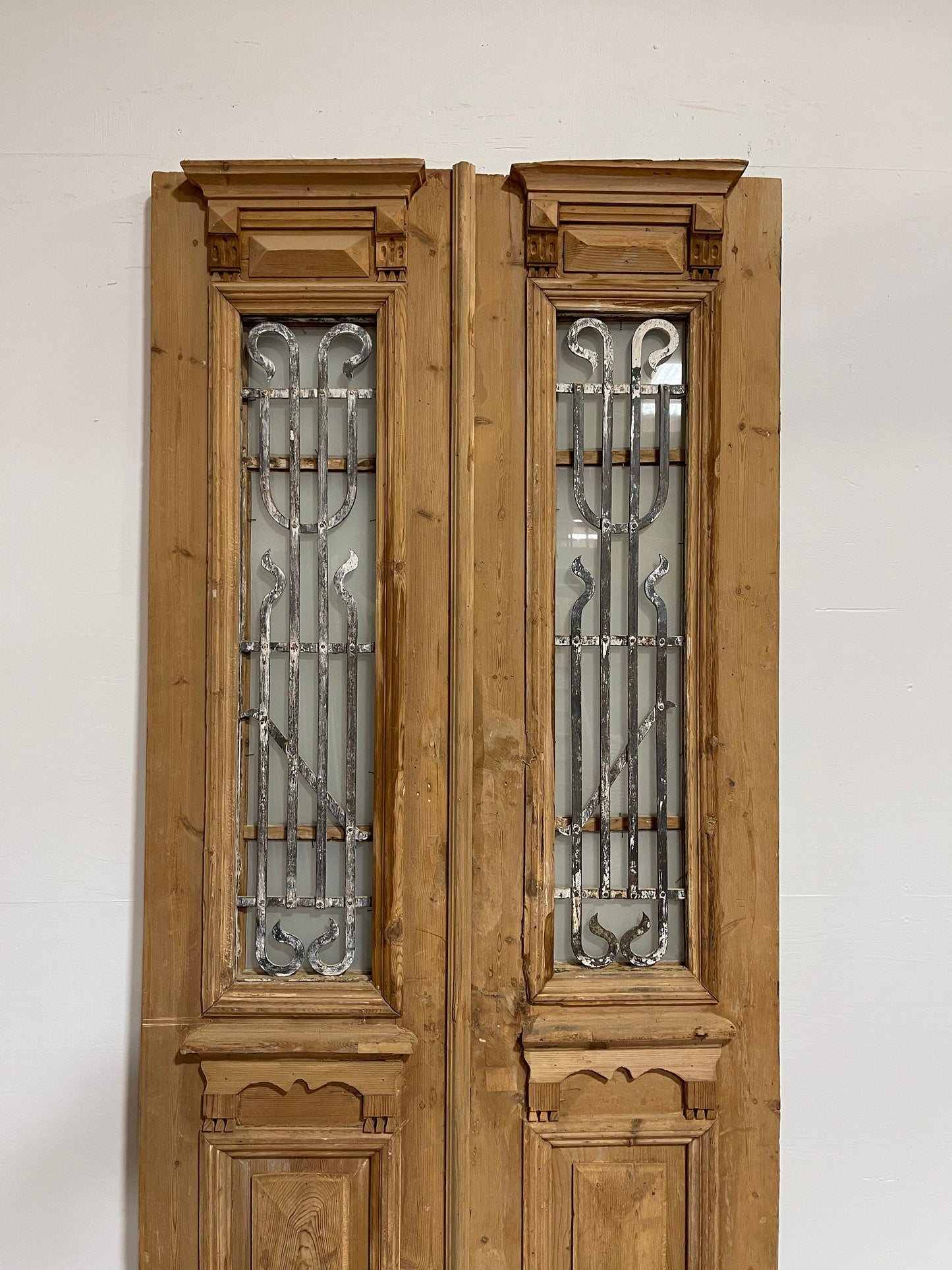 Antique French door with iron G0993 (93.5x38)