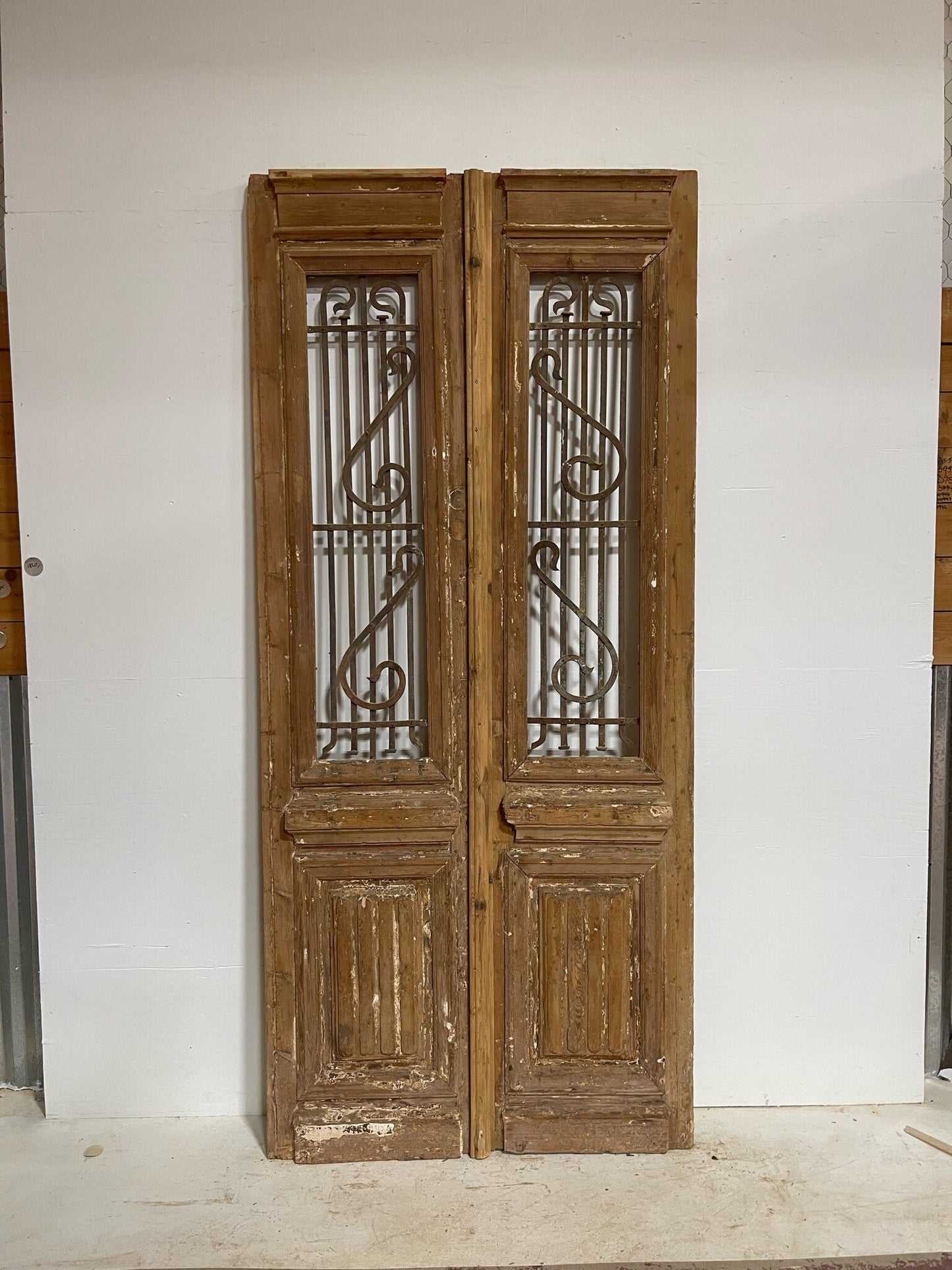 Antique French doors (98.75X44) with metal G0954