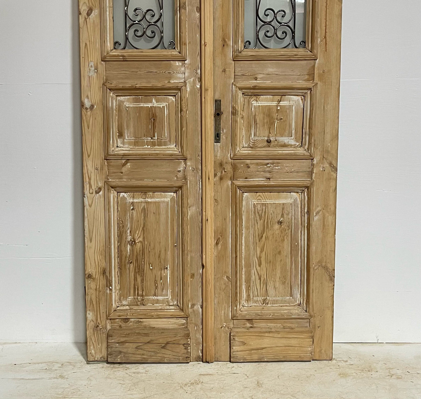 Antique French doors (99.5x42.75) with metal G0989