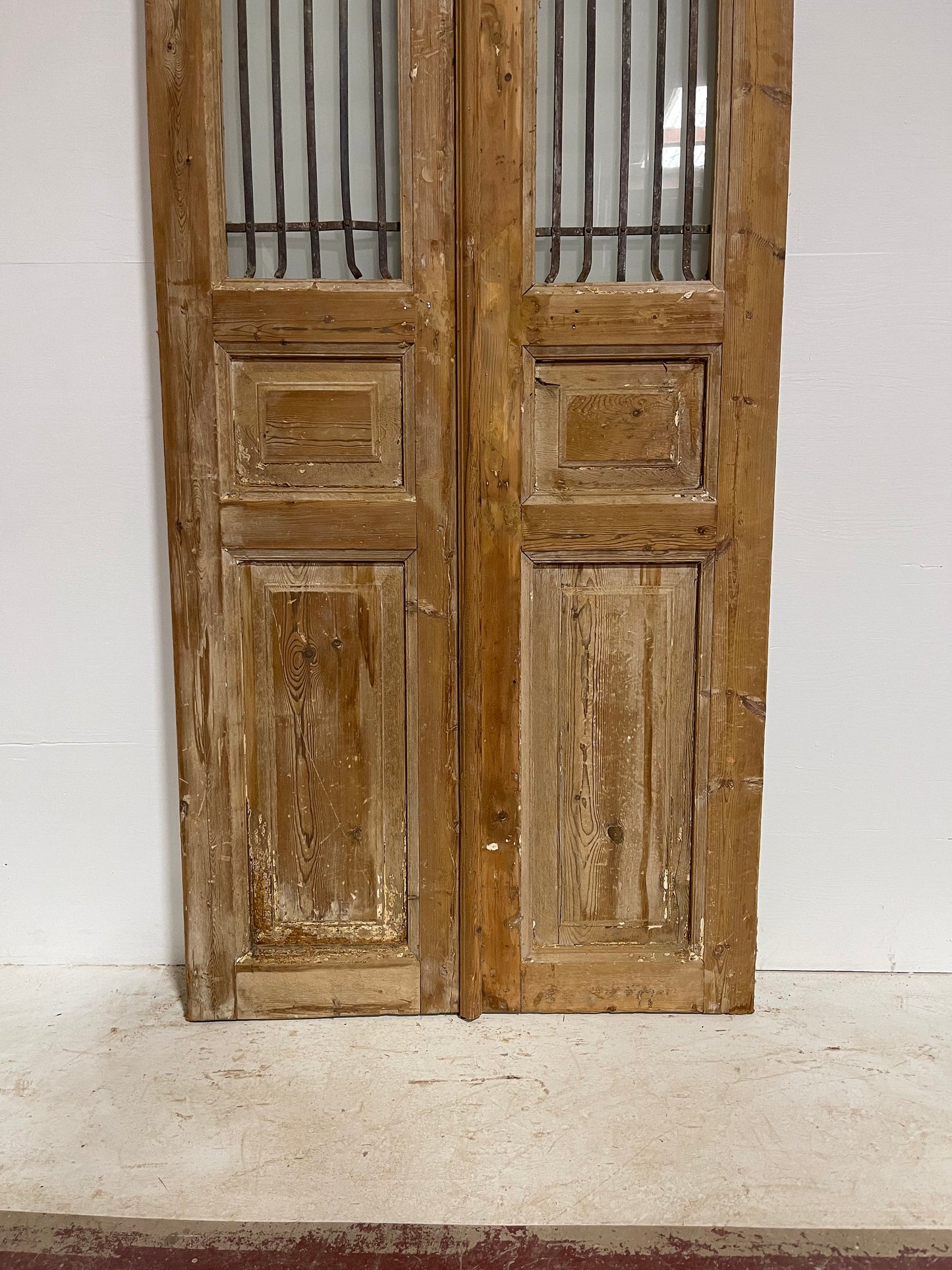 Antique french panel door with metal G1034 (92.5x36.75)