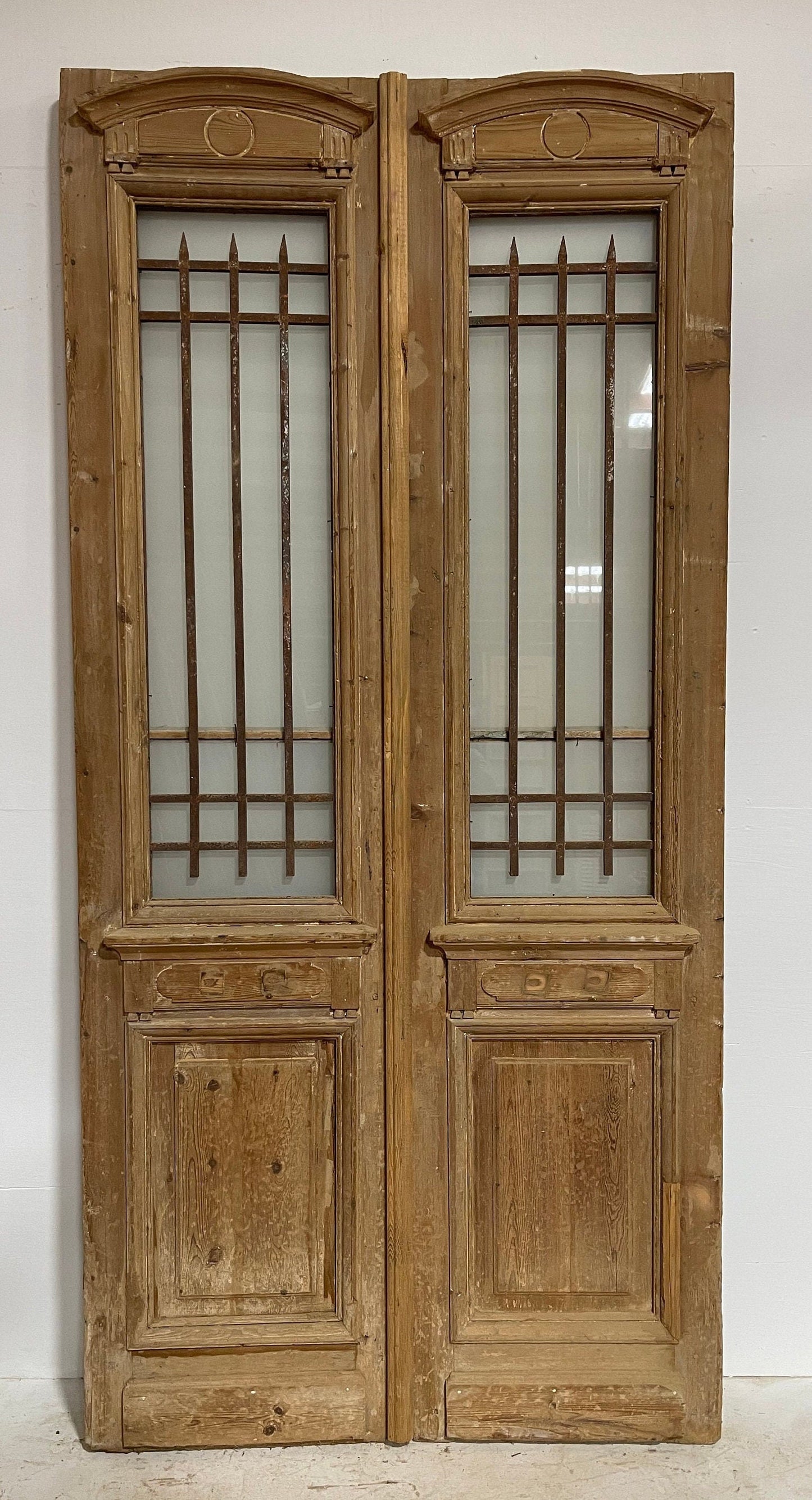 Antique French panel door with metal (101.5x48) G0984s
