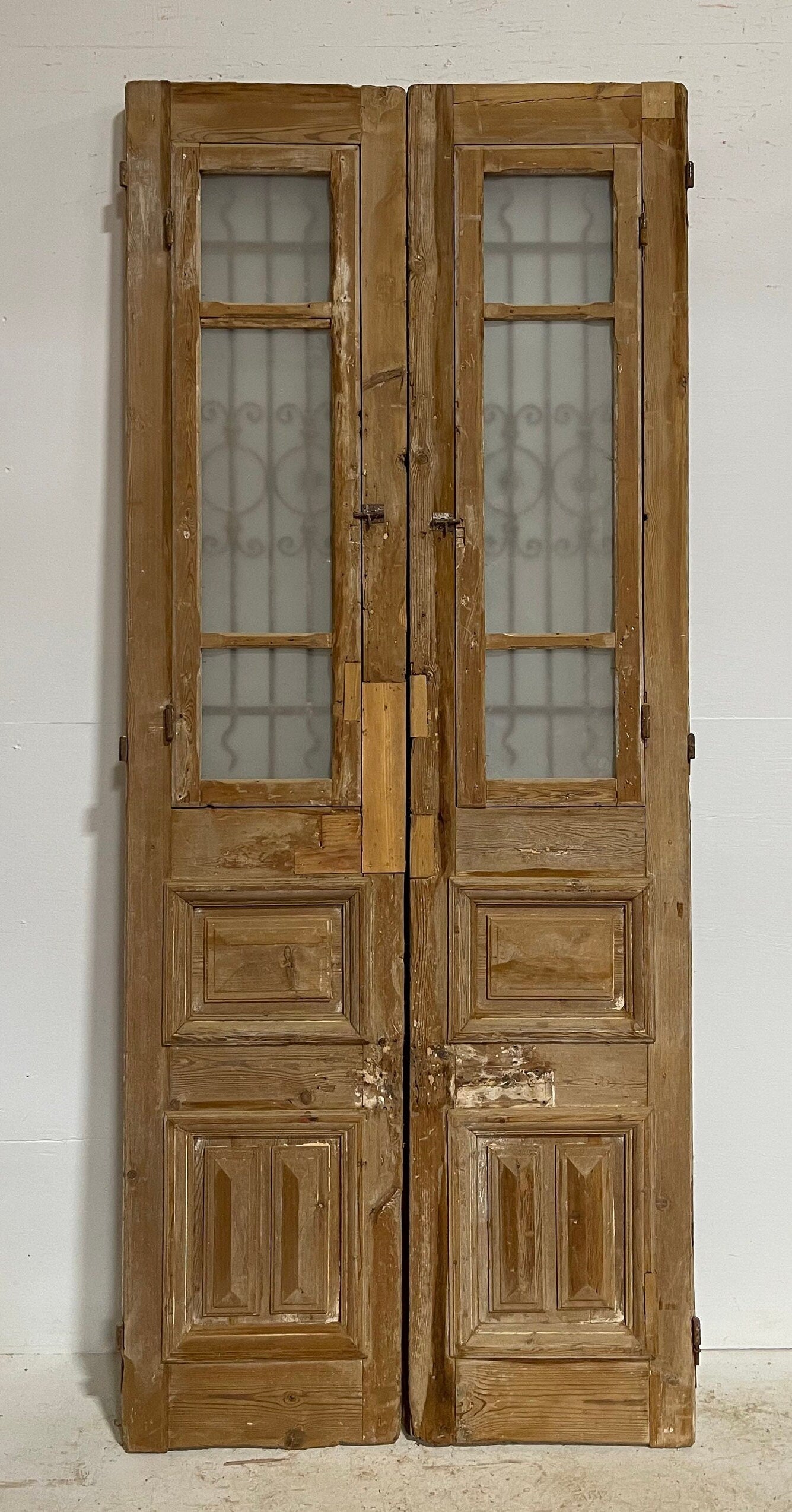 Antique French panel door with metal (92.5x38.5) G0967ss