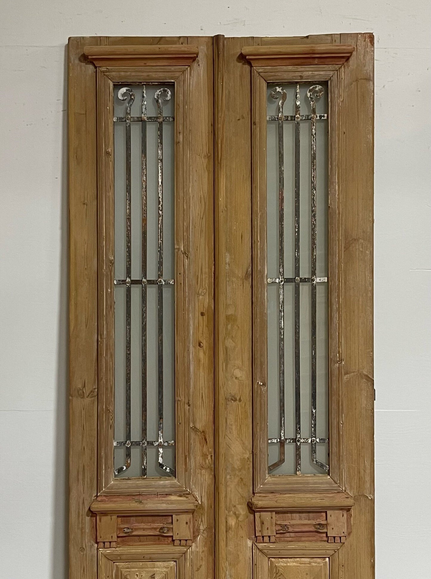 Antique French doors (97.25X39.5) with metal G1523
