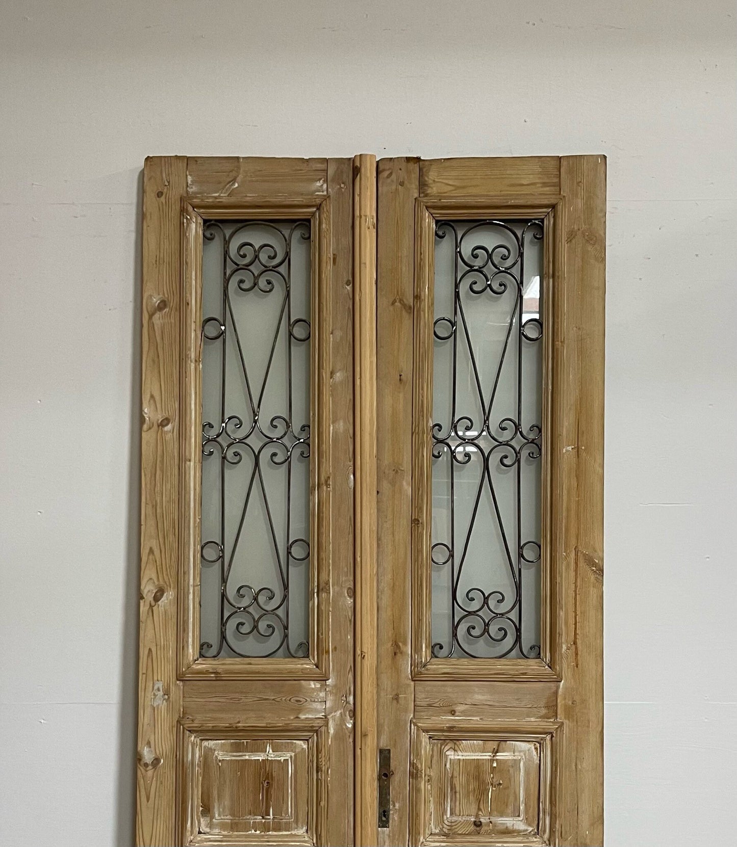 Antique French doors (99.5x42.75) with metal G0989