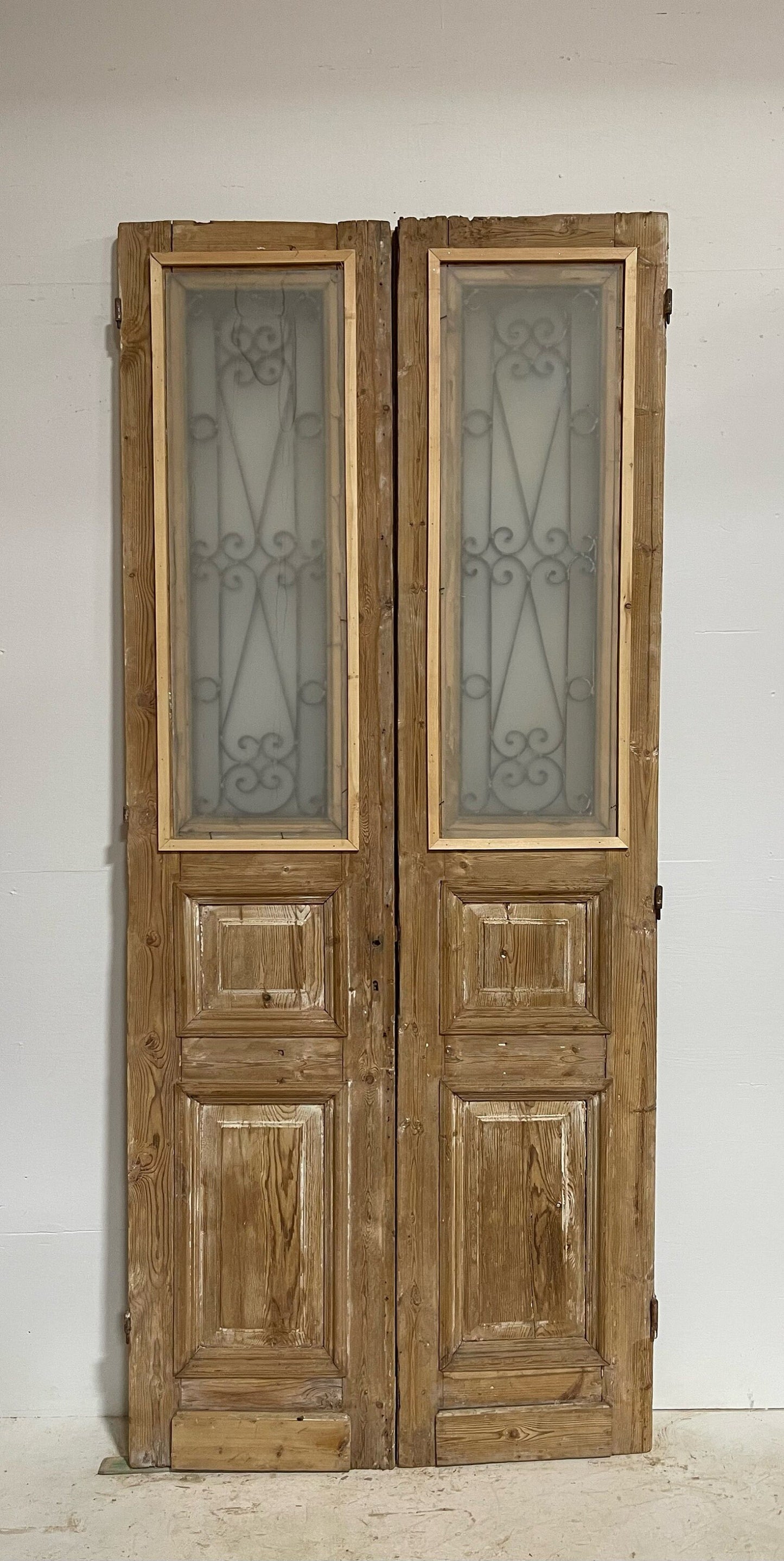 Antique French doors (99.5x42.75) with metal G0989