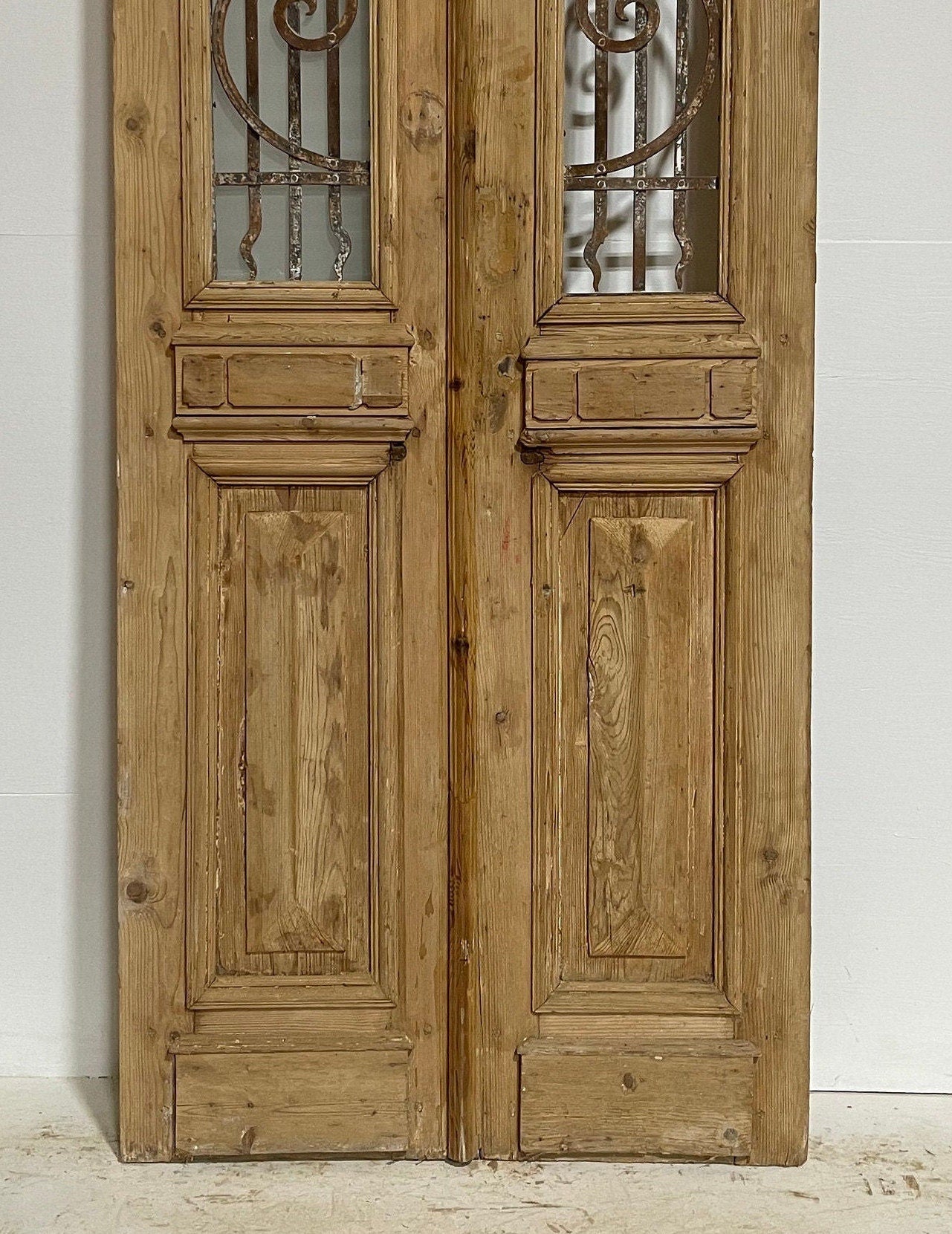 Antique French panel door with metal (93x36) G0005s