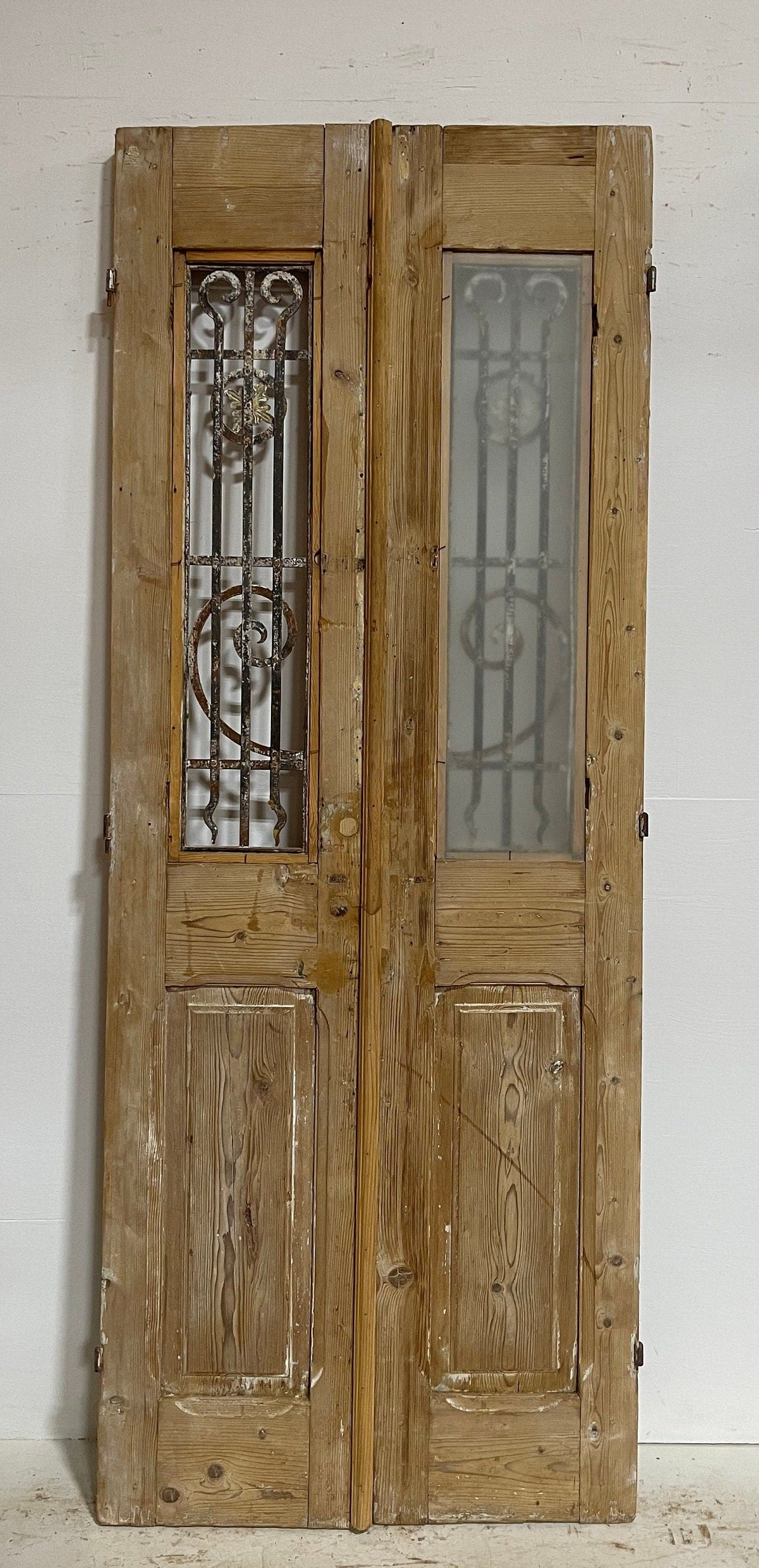 Antique French panel door with metal (93x36) G0005s