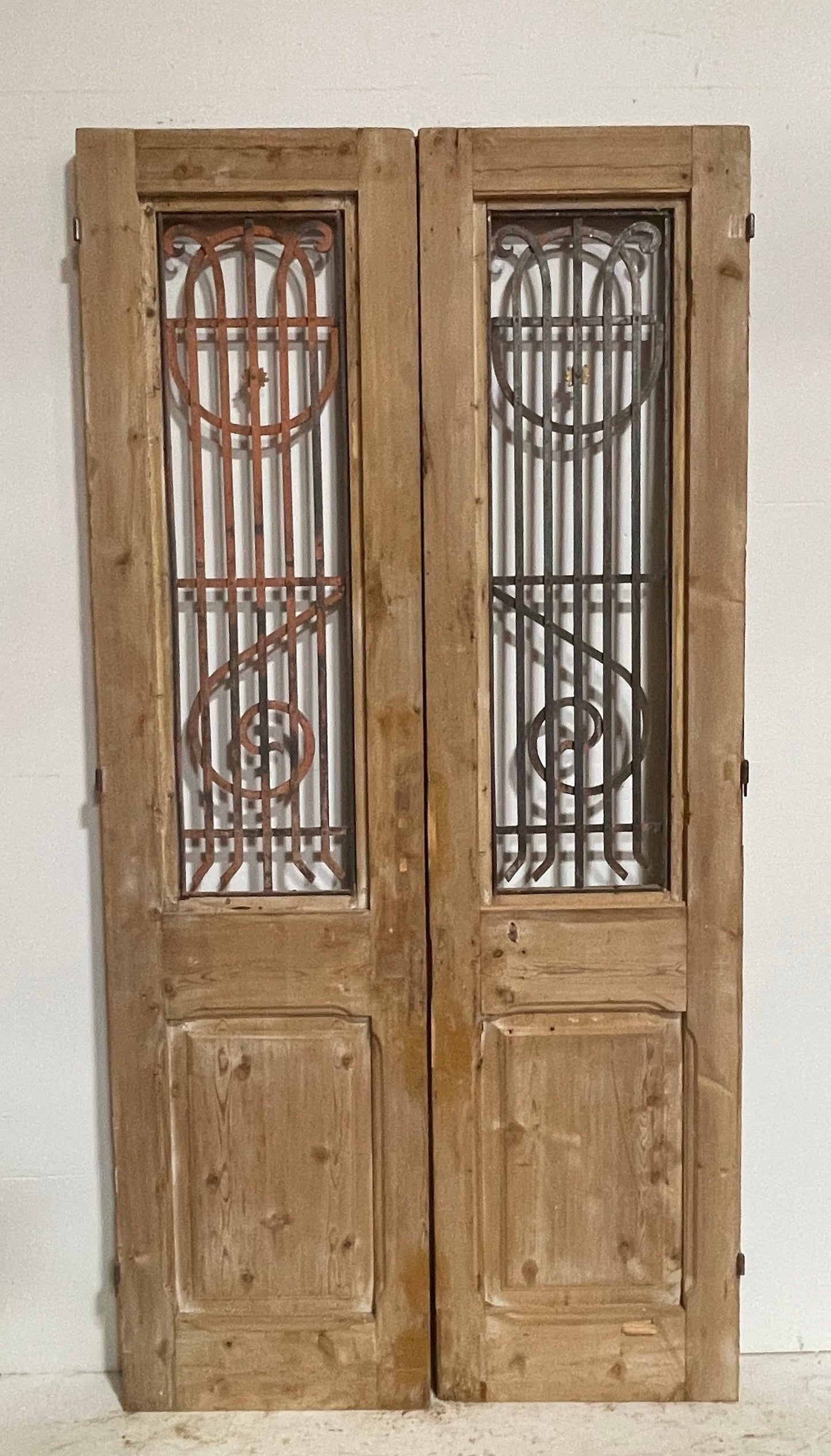 Antique French panel door with metal (92x46) G1038Bs