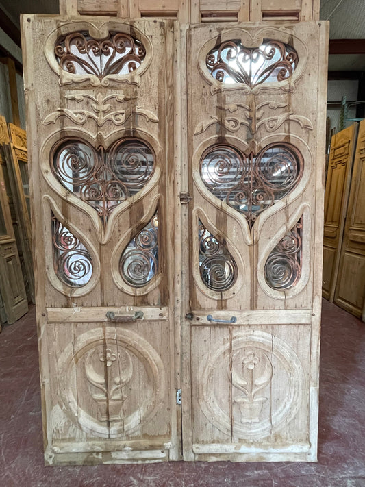 Antique French panel doors with metal (96x62) H0032s