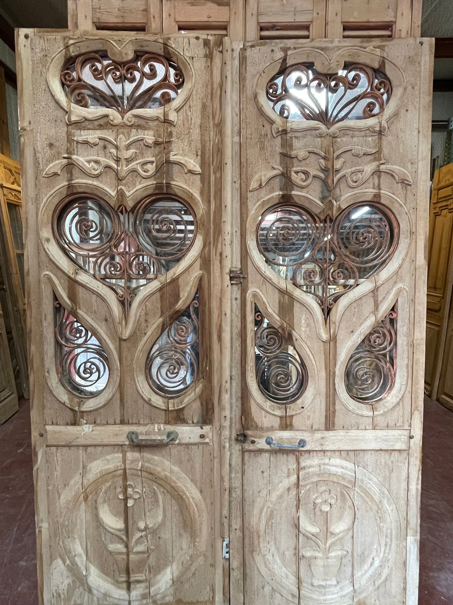 Antique French panel doors with metal (96x62) H0032s